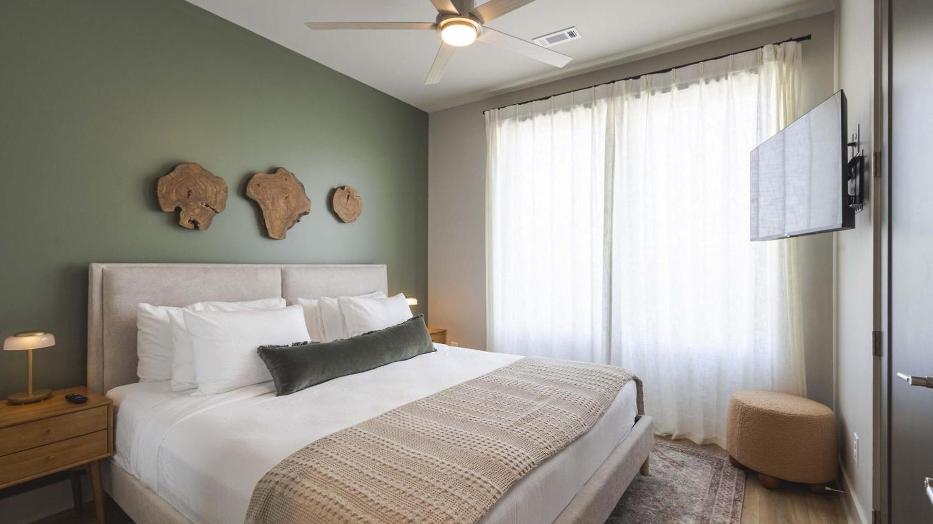 Pool, Hot Tub, Sauna & Firepit- 7 Min To Broadway *