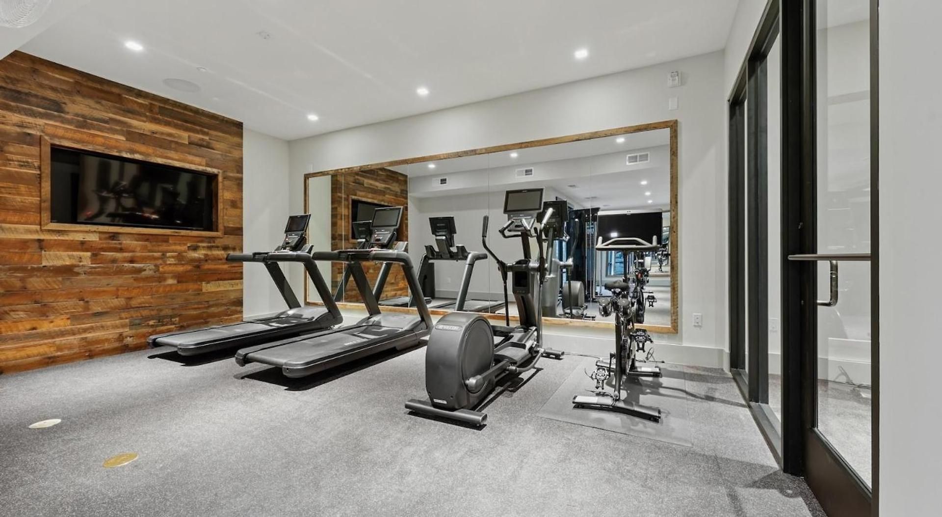 Landing Modern 2bd Gym Courtyard * Nashville