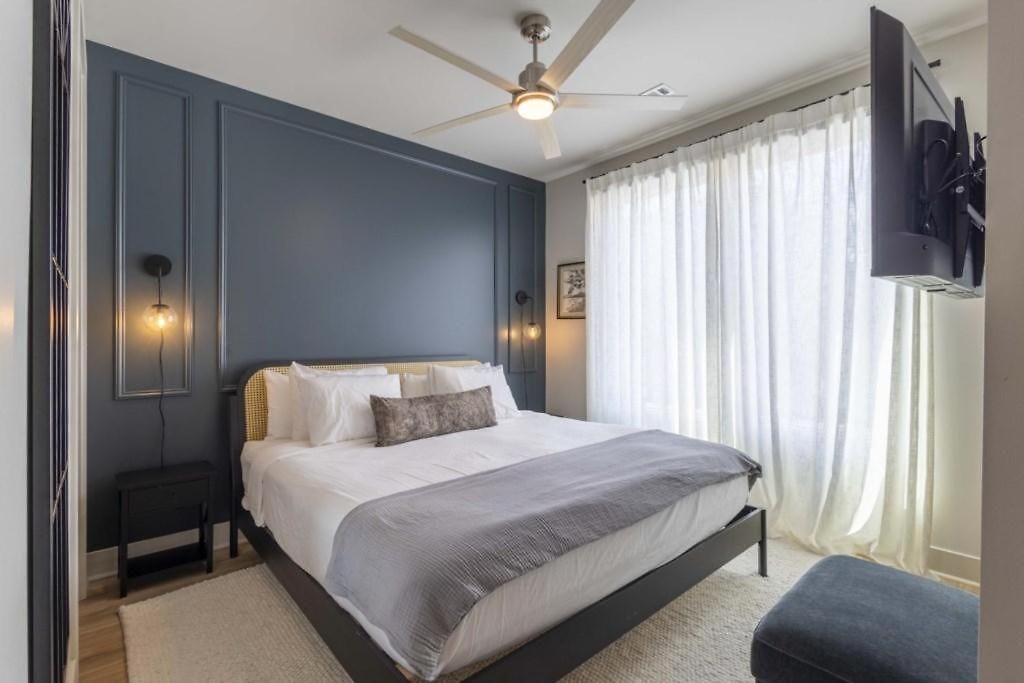 Work & Unwind | Pool, Sauna & Fitness Apartment Nashville