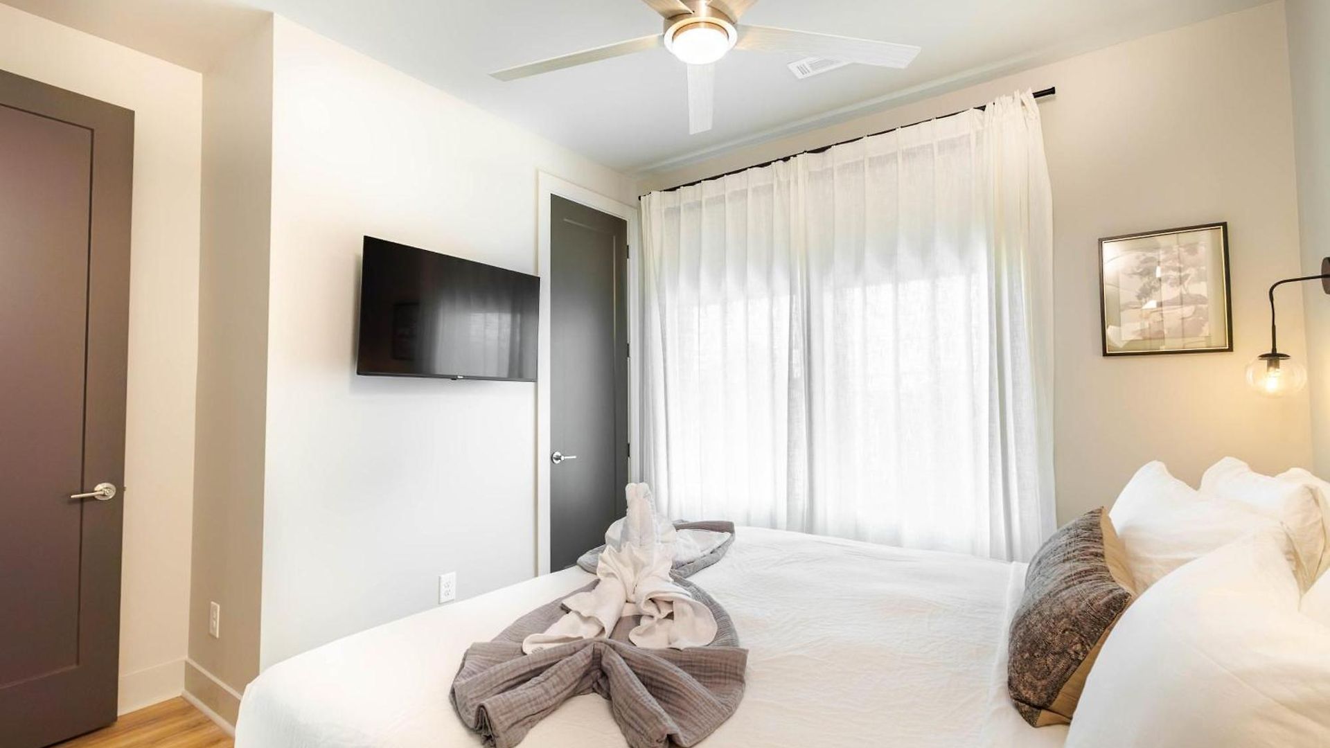 Pool, Hot Tub, Sauna & Firepit- 7 Min To Broadway Apartment Nashville
