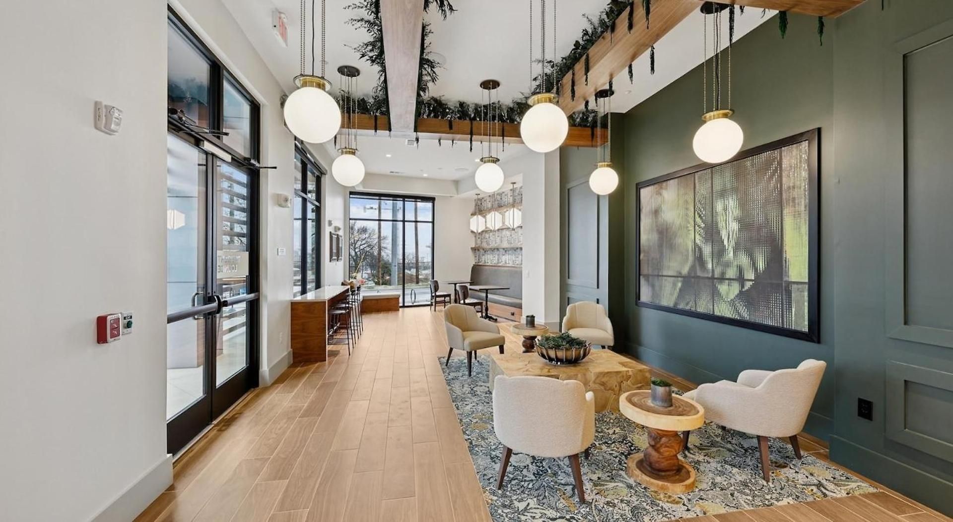 Landing Modern 2bd Gym Courtyard * Nashville