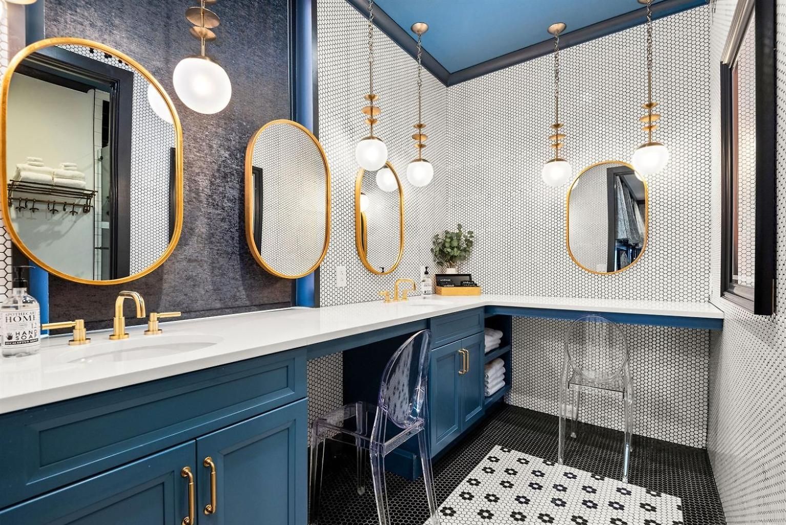 The Velvet Songbird Downtown Luxe Sleeps 24 Nashville
