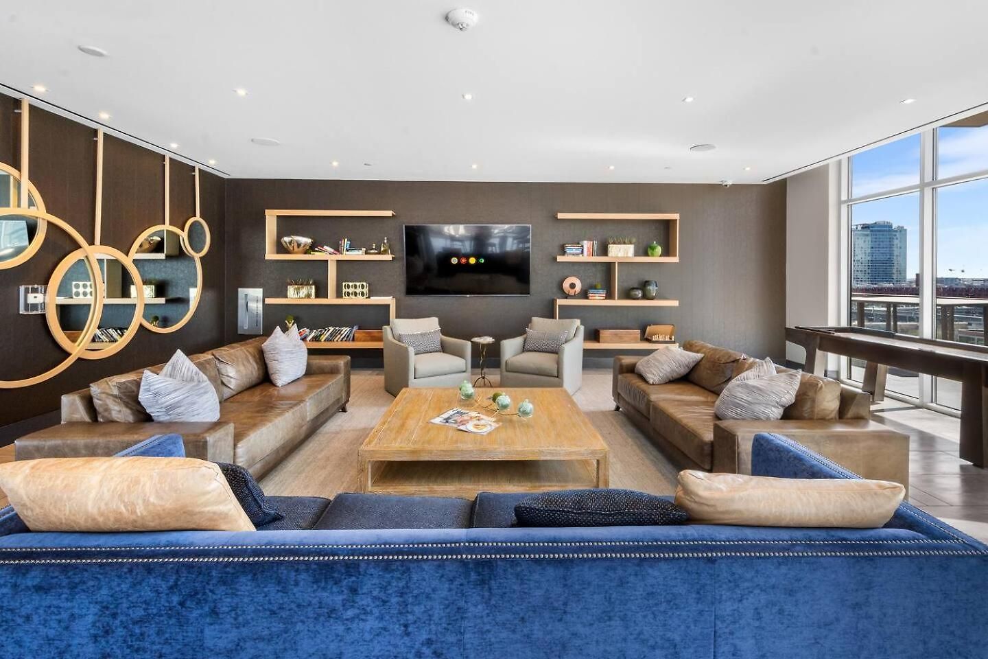 Apartment Luxury Gulch Skyline Views, Pool, Parking