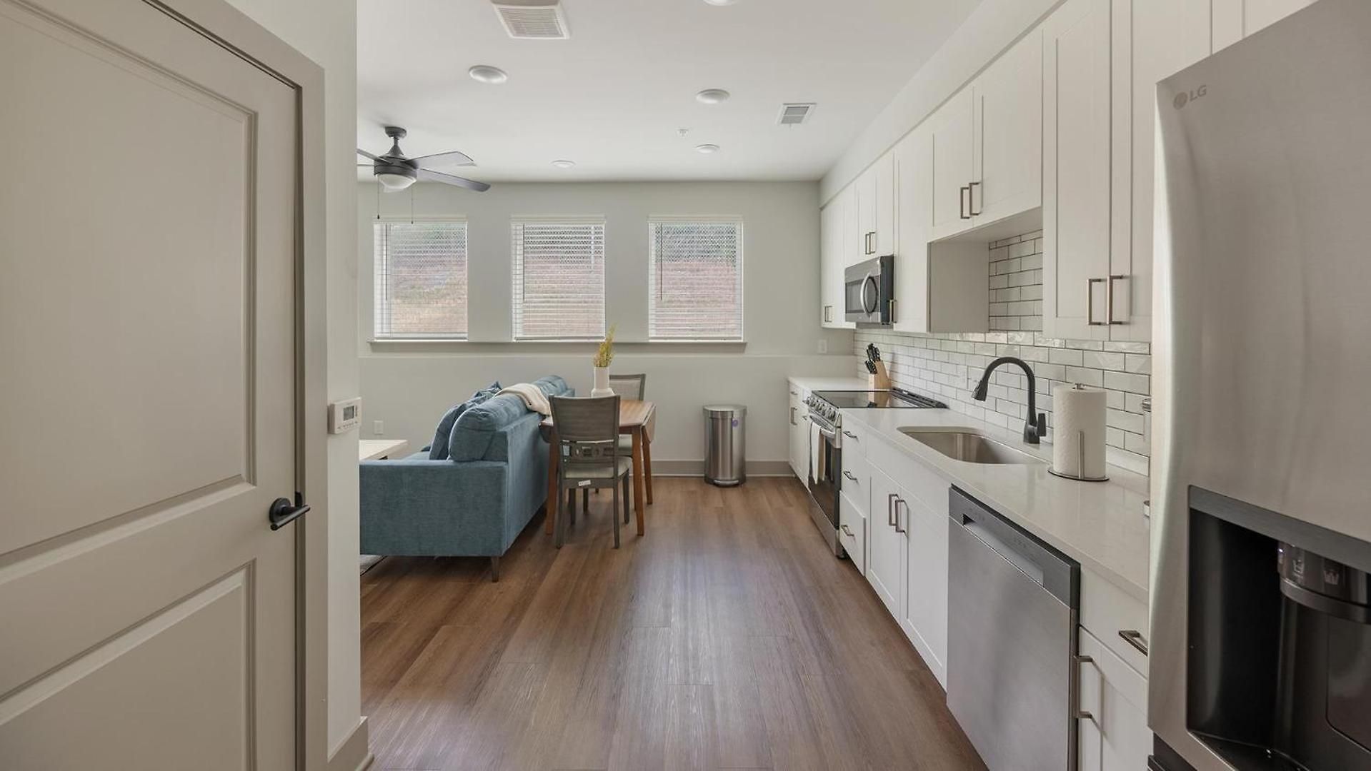 Landing Modern 2bd Gym Courtyard * Nashville