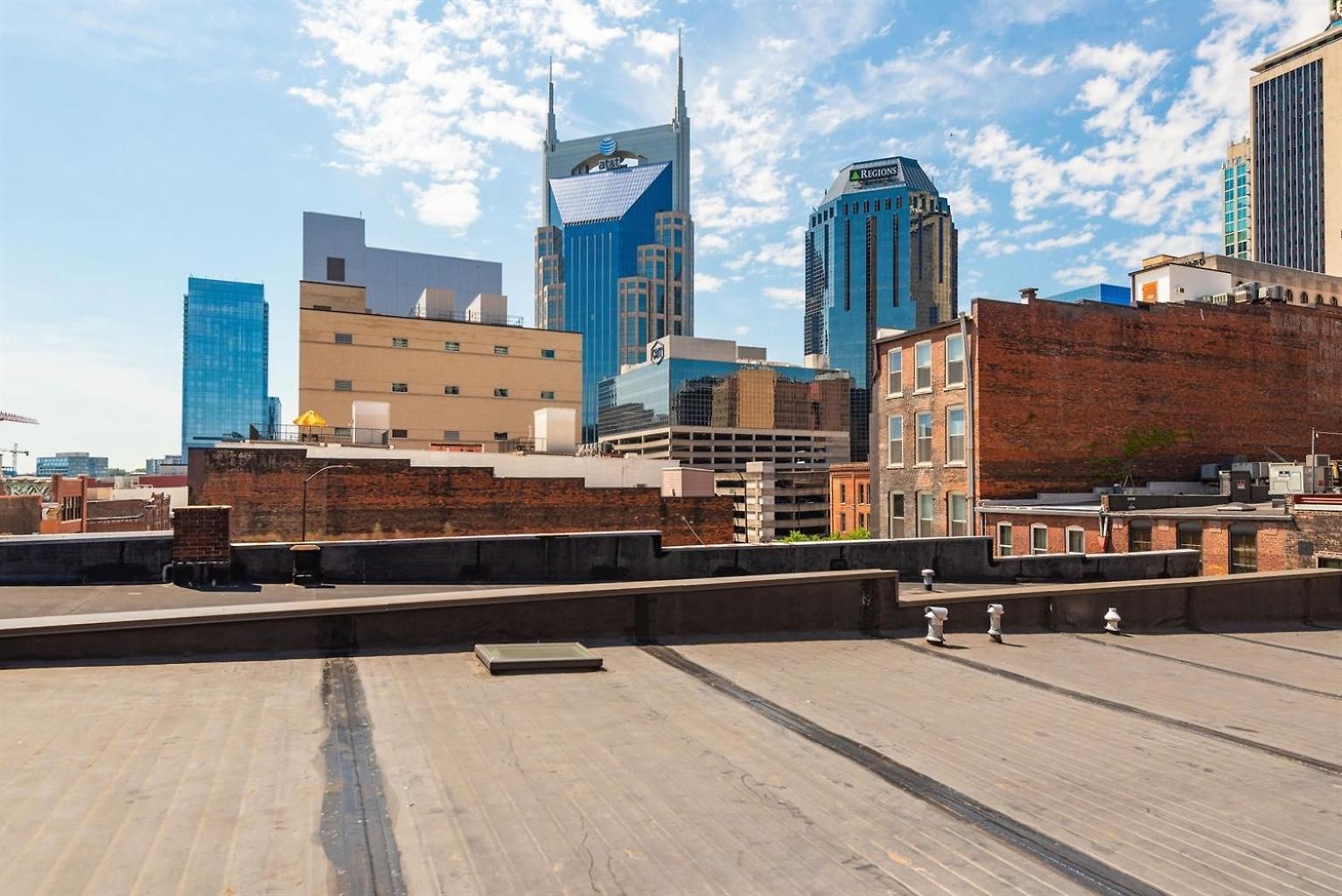 Holiday home The Velvet Songbird Downtown Luxe Sleeps 24 Nashville