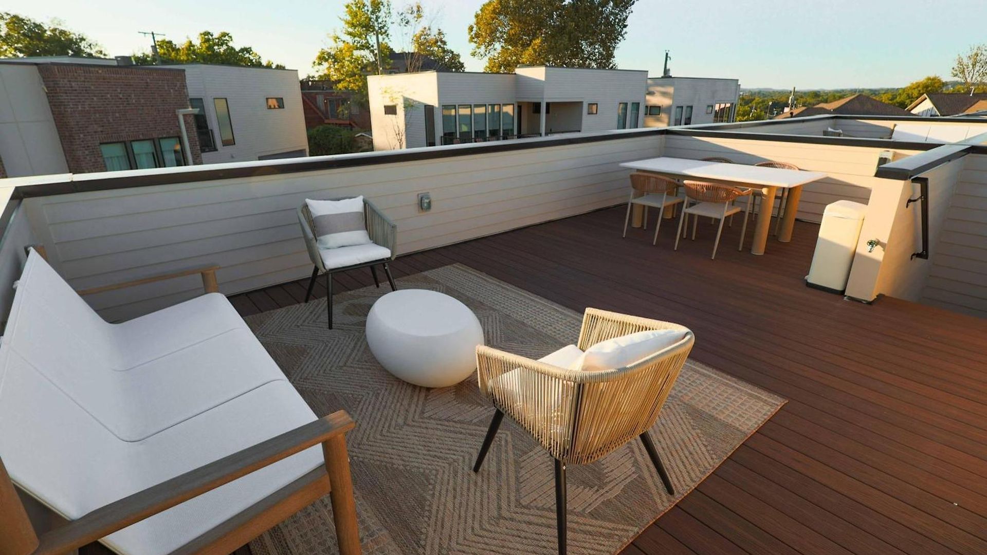 Heated Pool, Sauna & Firepit | Walk To Live Music *