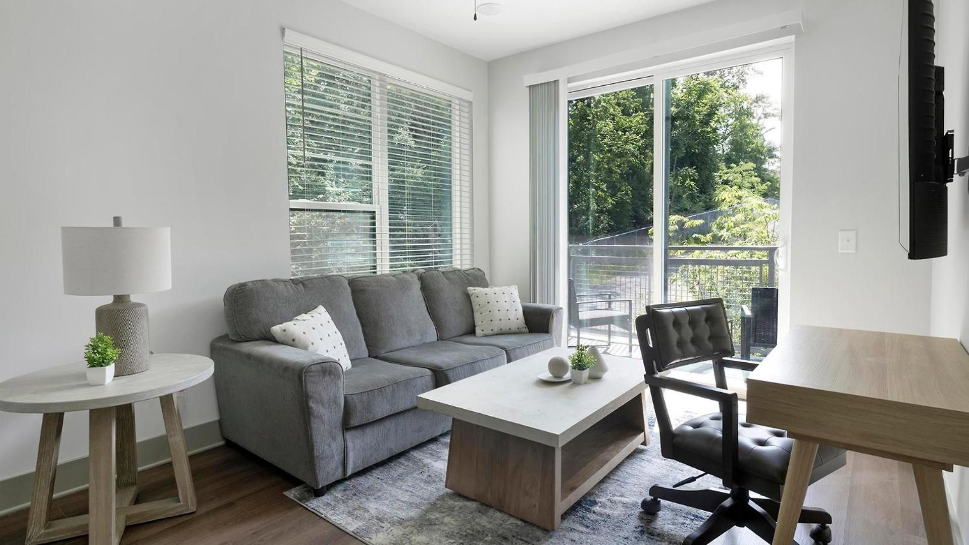 Landing Modern 2bd Gym Courtyard Apartment *