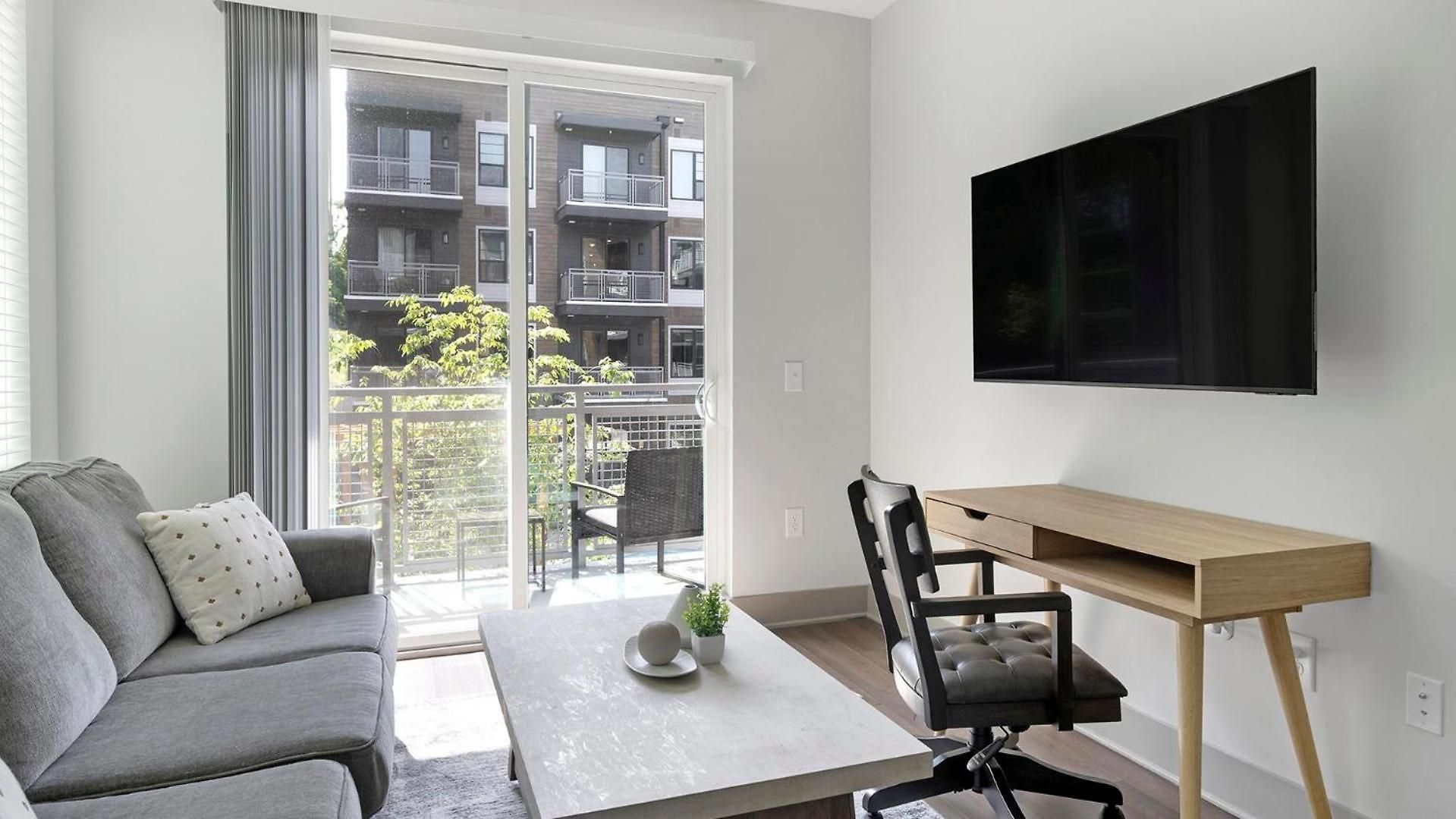 Landing Modern 2bd Gym Courtyard *