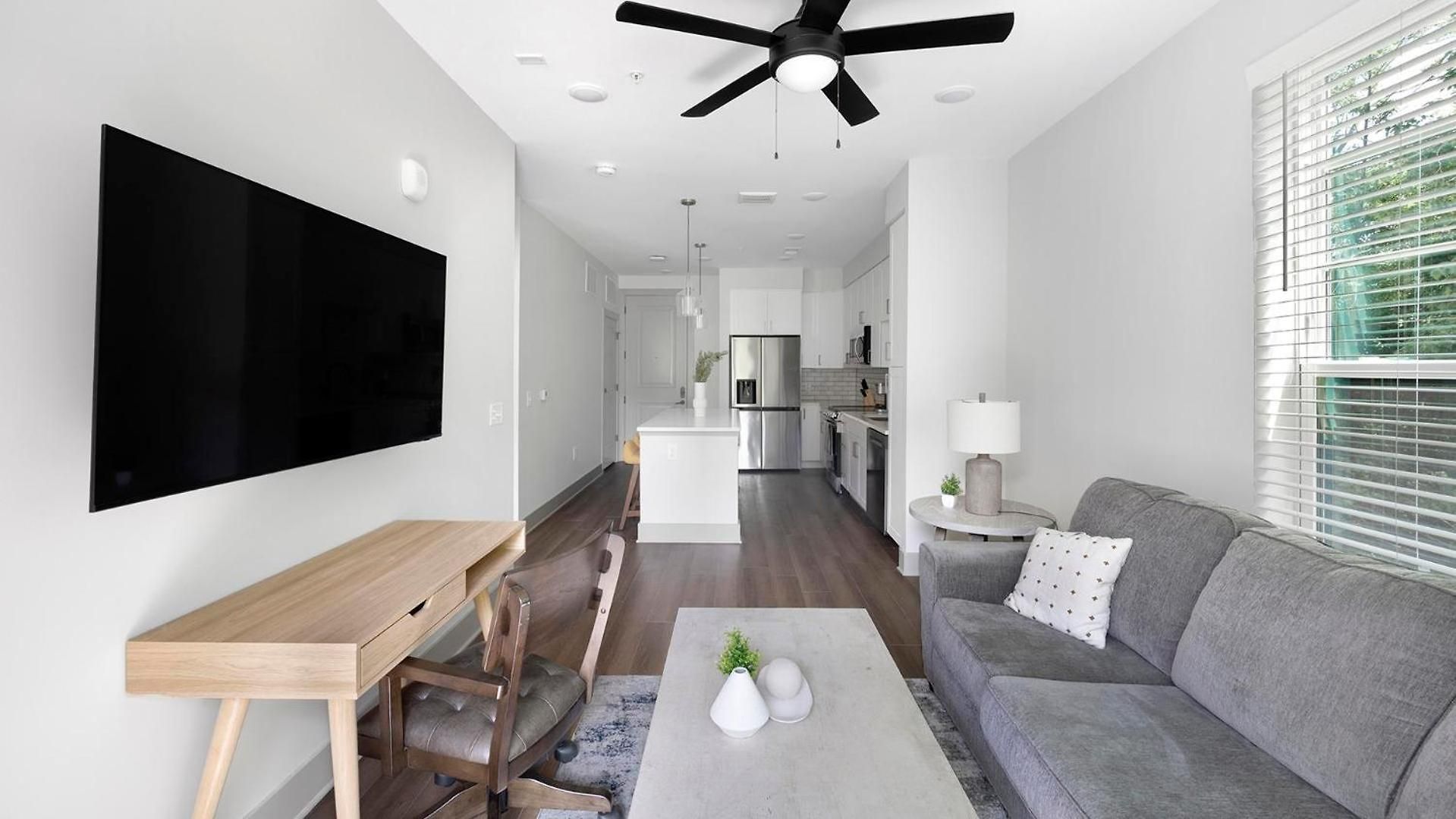 Landing Modern 2bd Gym Courtyard