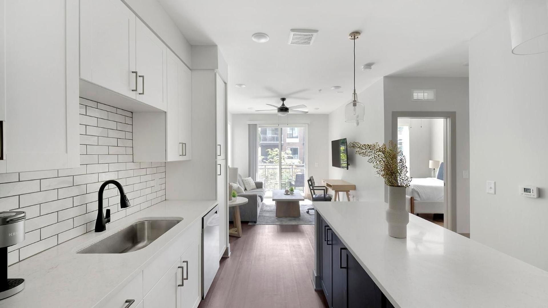 Landing Modern 2bd Gym Courtyard Nashville
