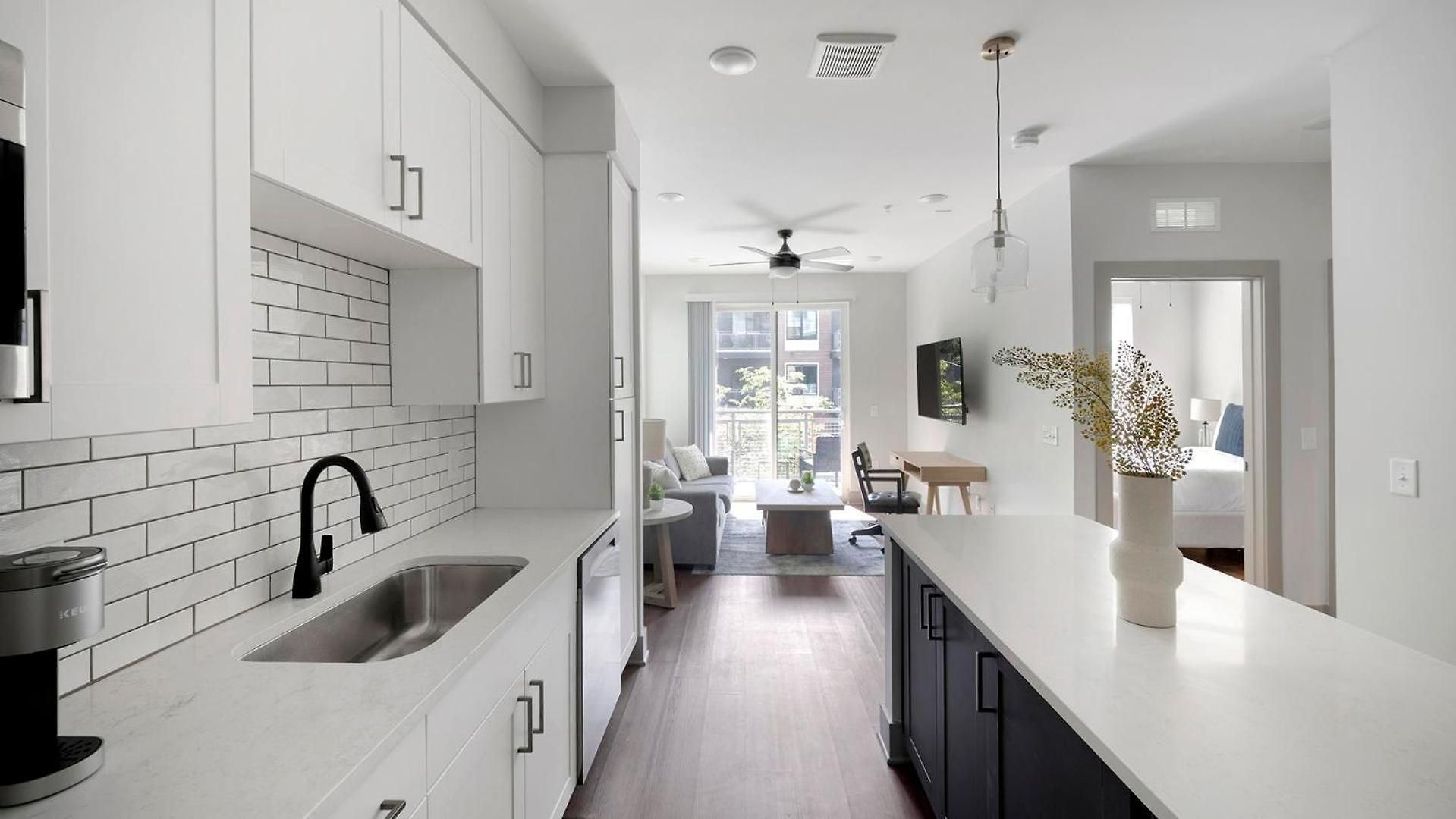 Landing Modern 2bd Gym Courtyard Apartment Nashville