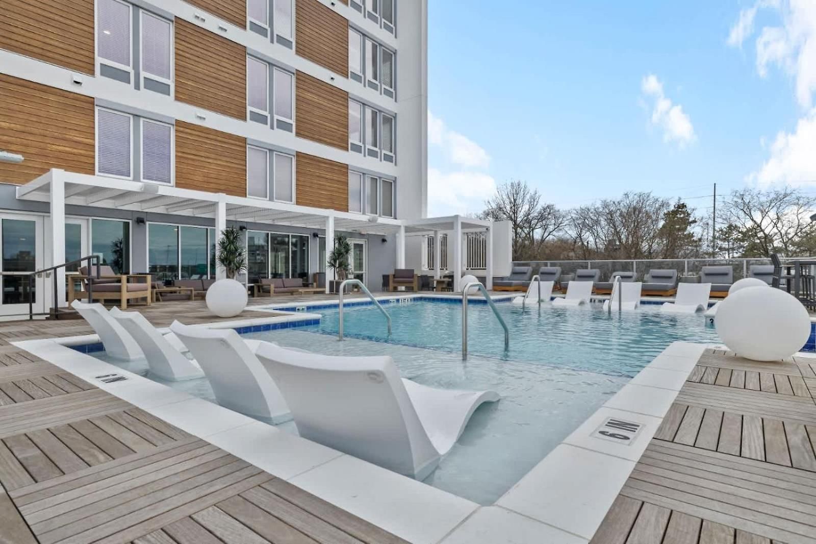 Vibrant Retreat Pool And Glam * Nashville
