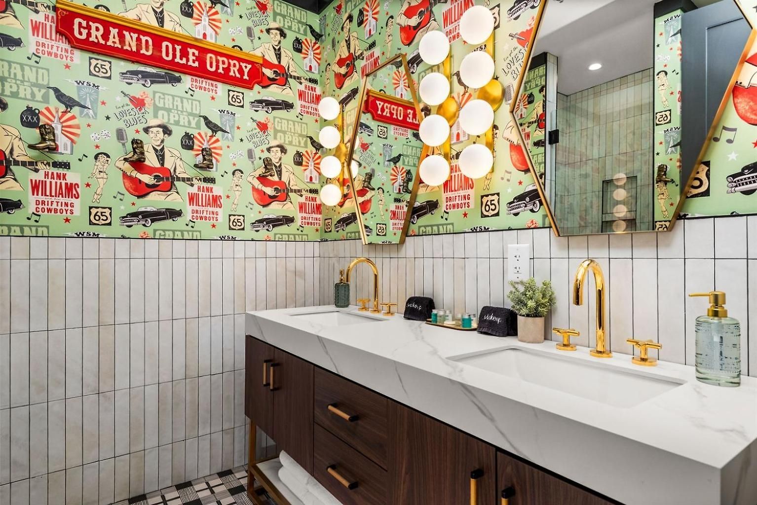Holiday home The Velvet Songbird Downtown Luxe Sleeps 24 *