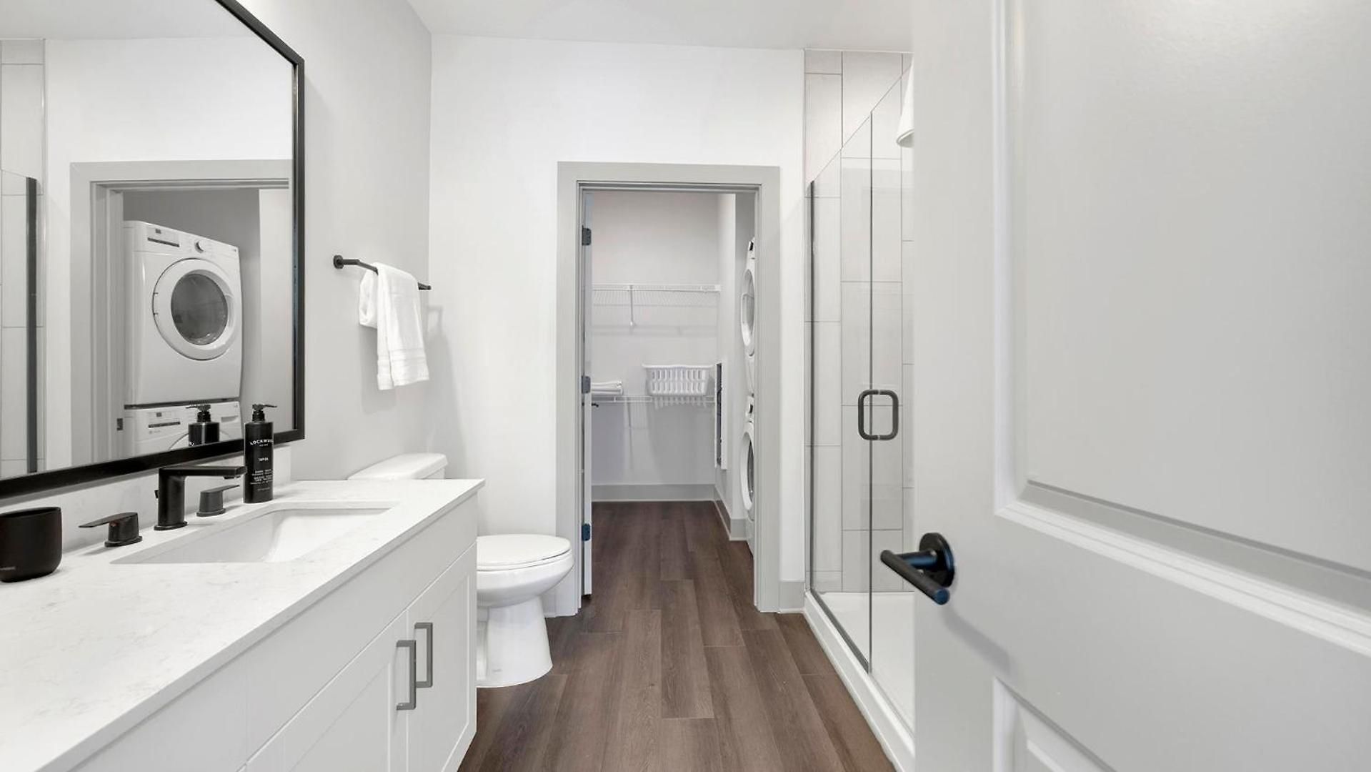 Apartment Landing Modern 2bd Gym Courtyard Nashville