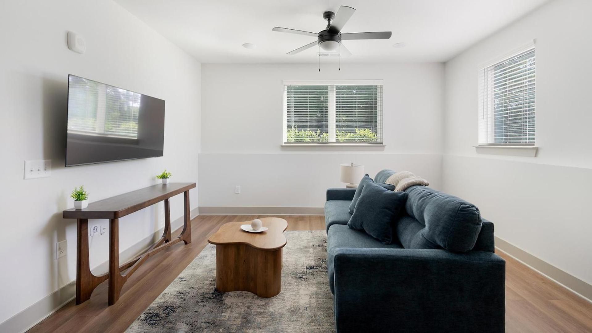 Landing Modern 2bd Gym Courtyard Apartment Nashville