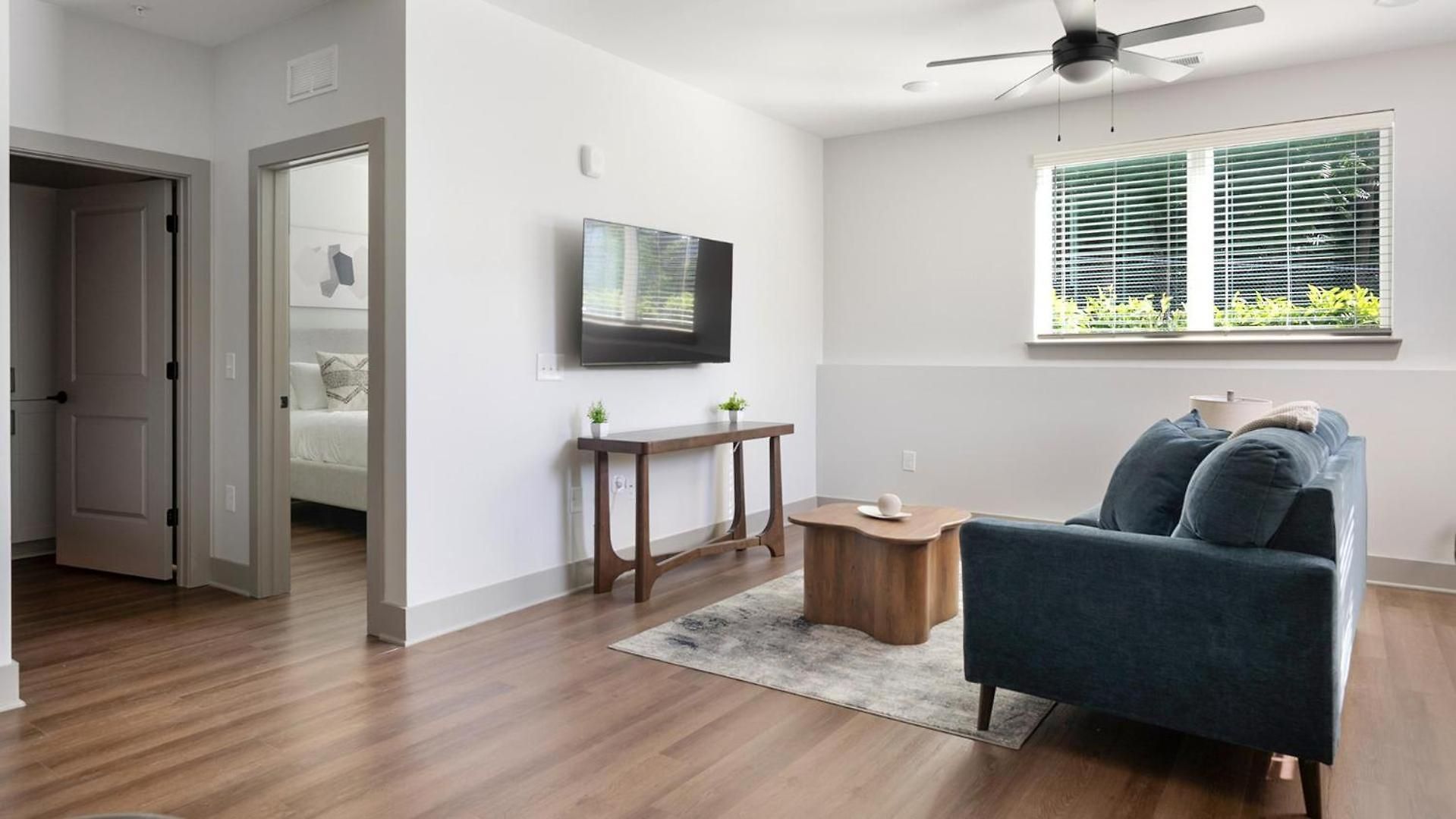 Landing Modern 2bd Gym Courtyard Nashville