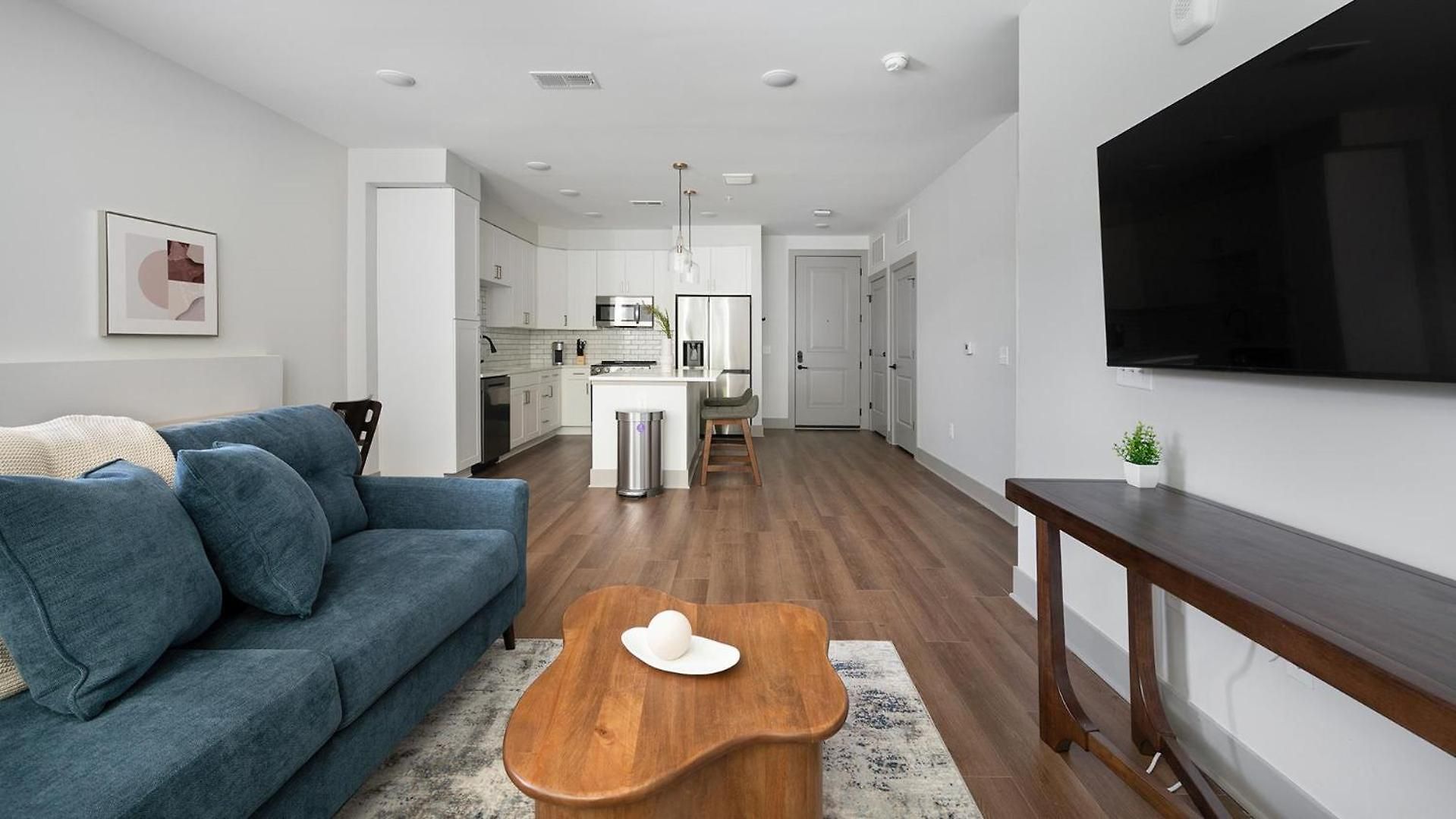 Apartment Landing Modern 2bd Gym Courtyard Nashville
