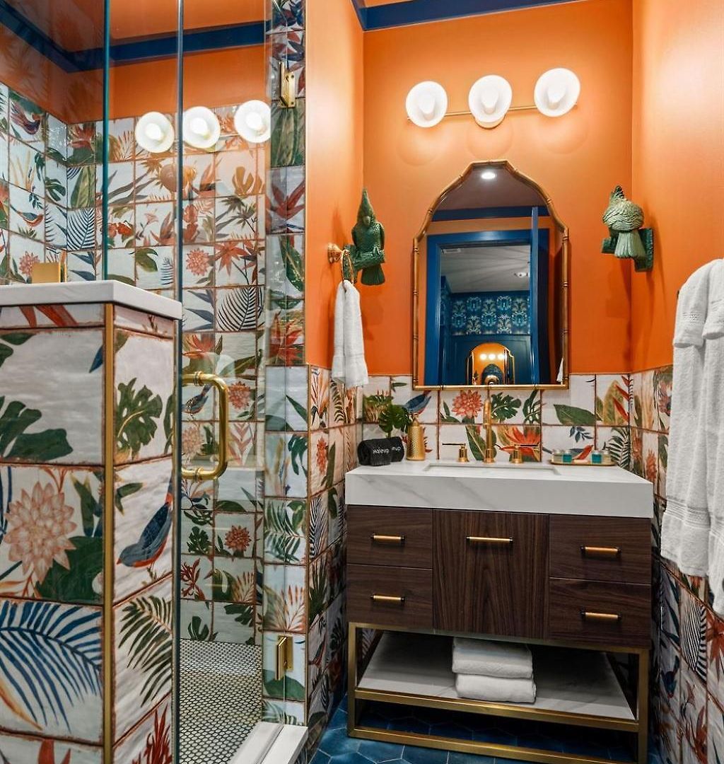 The Velvet Songbird Downtown Luxe Sleeps 24 *