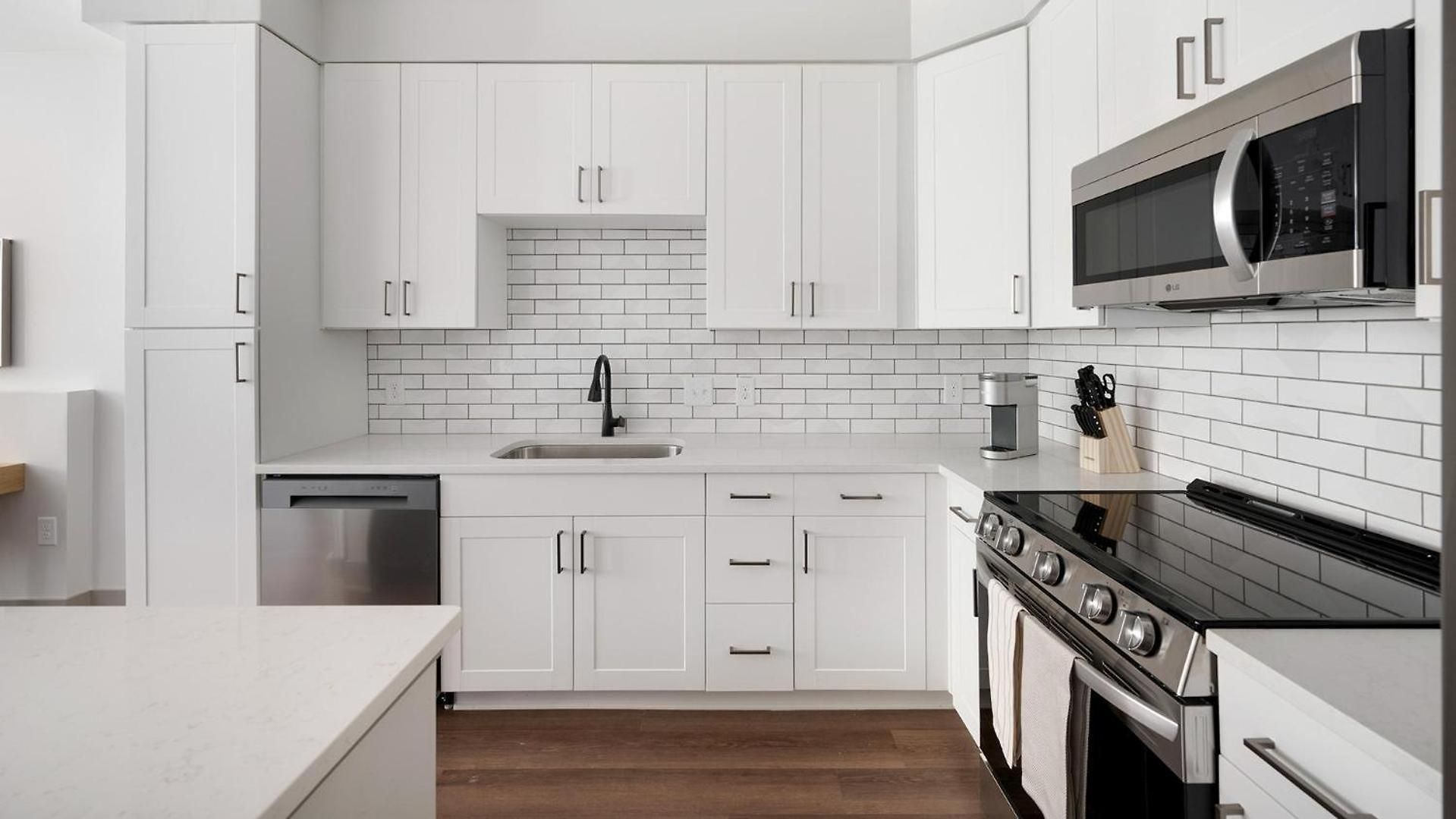 Landing Modern 2bd Gym Courtyard * Nashville