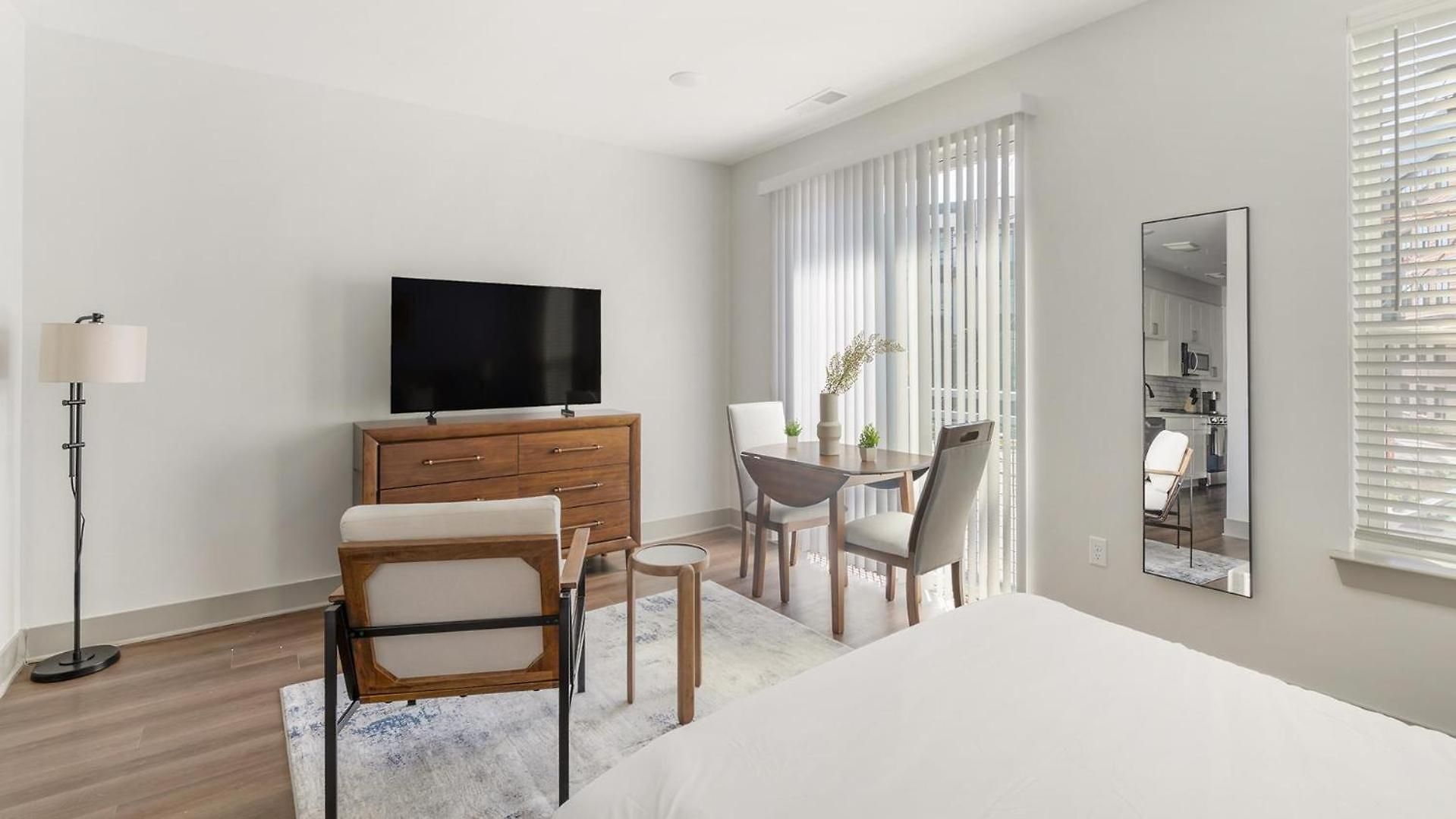 Landing Modern 2bd Gym Courtyard Apartment Nashville