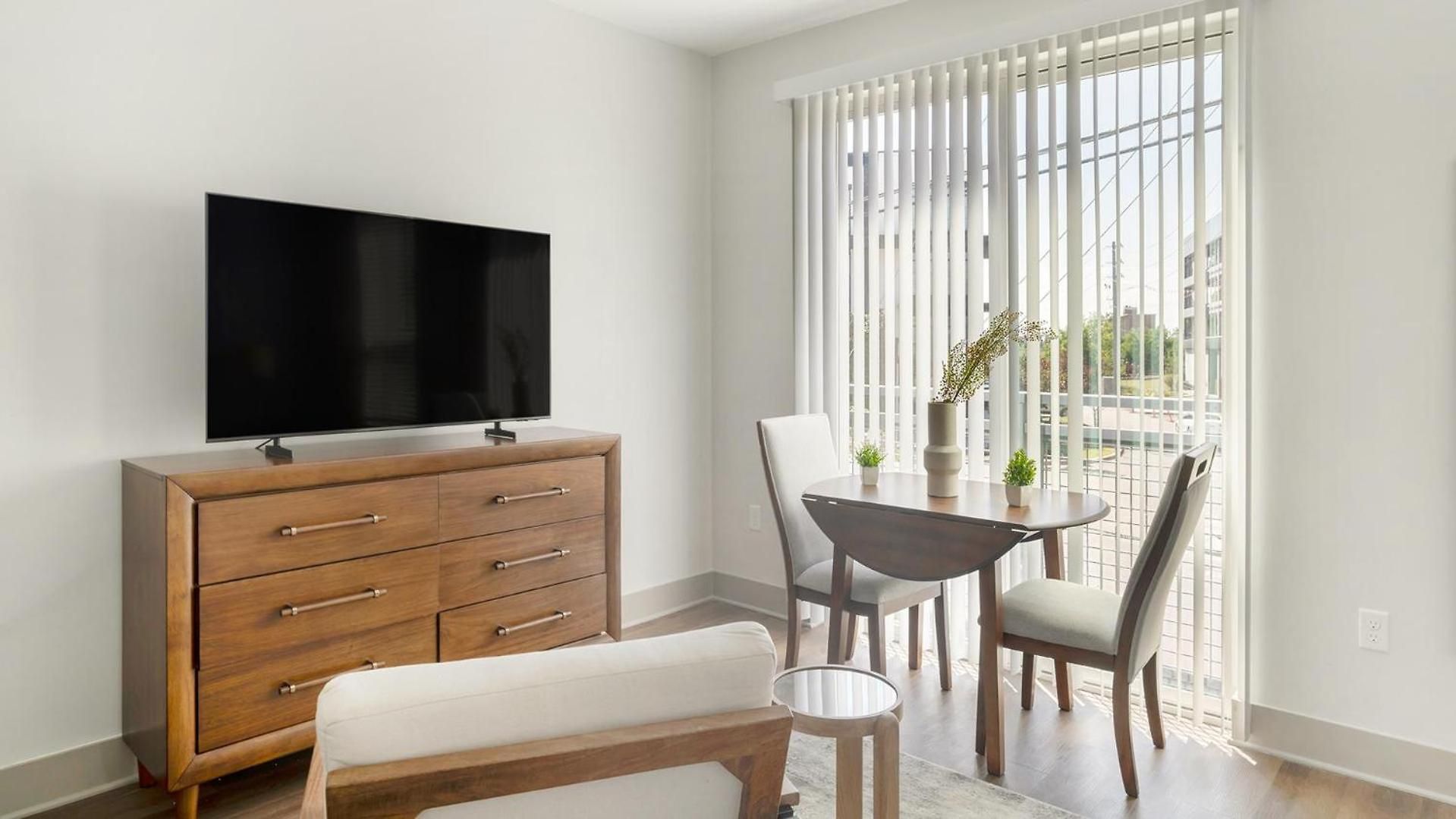 Apartment Landing Modern 2bd Gym Courtyard Nashville