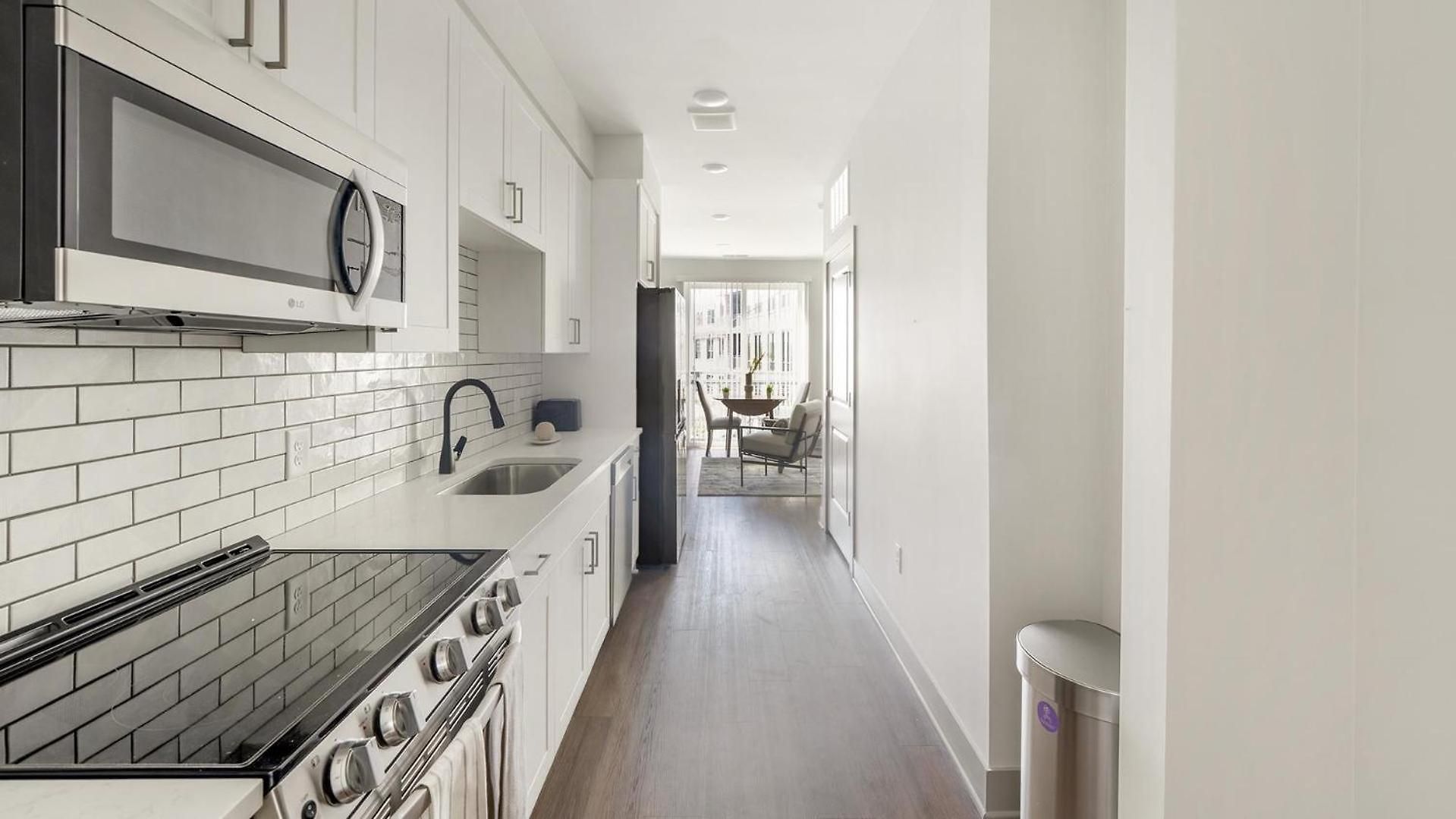 Apartment Landing Modern 2bd Gym Courtyard Nashville