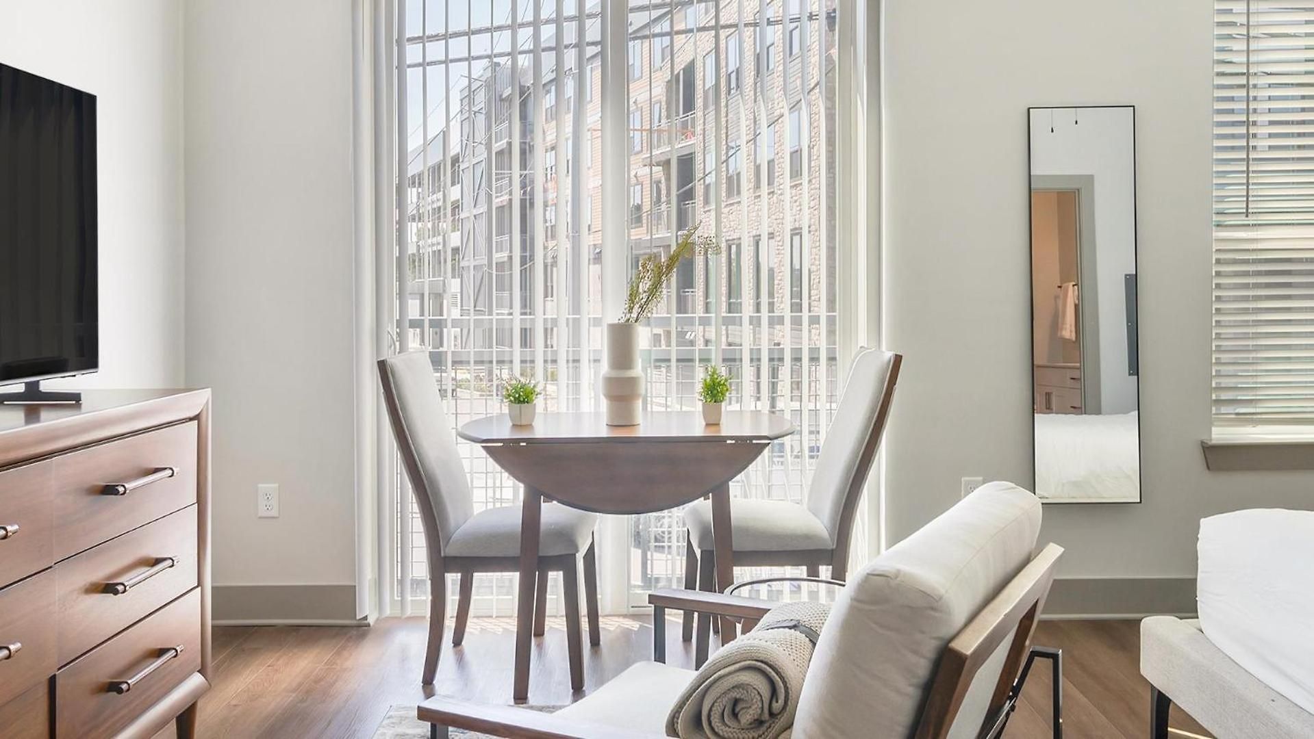 Landing Modern 2bd Gym Courtyard Apartment Nashville