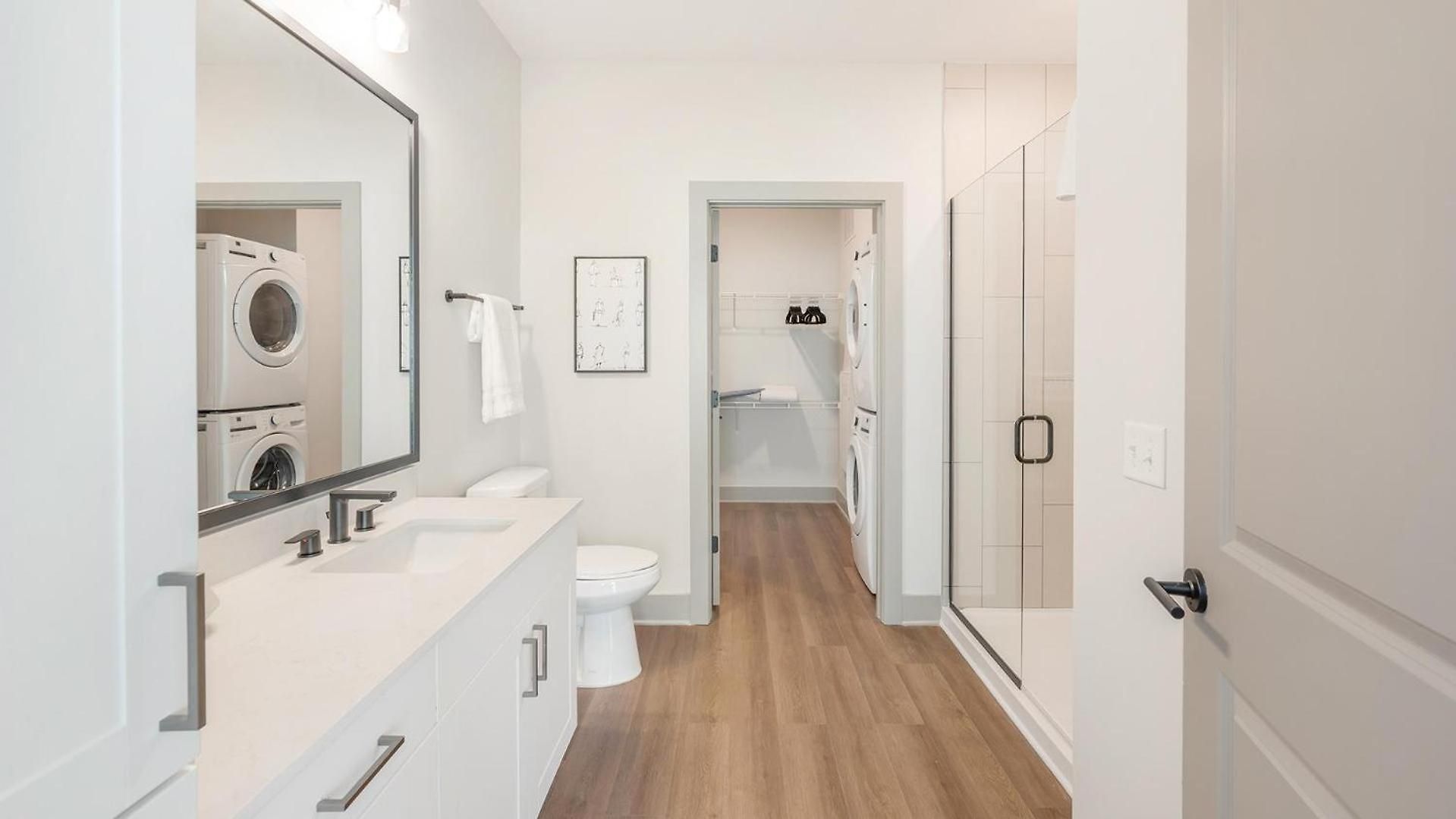 Landing Modern 2bd Gym Courtyard Nashville
