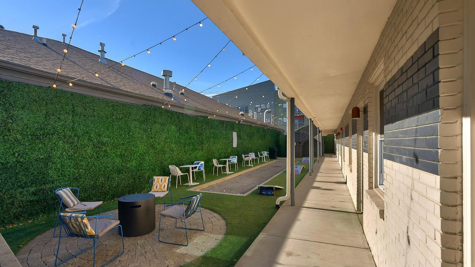Hotel 1705 State Street 5*