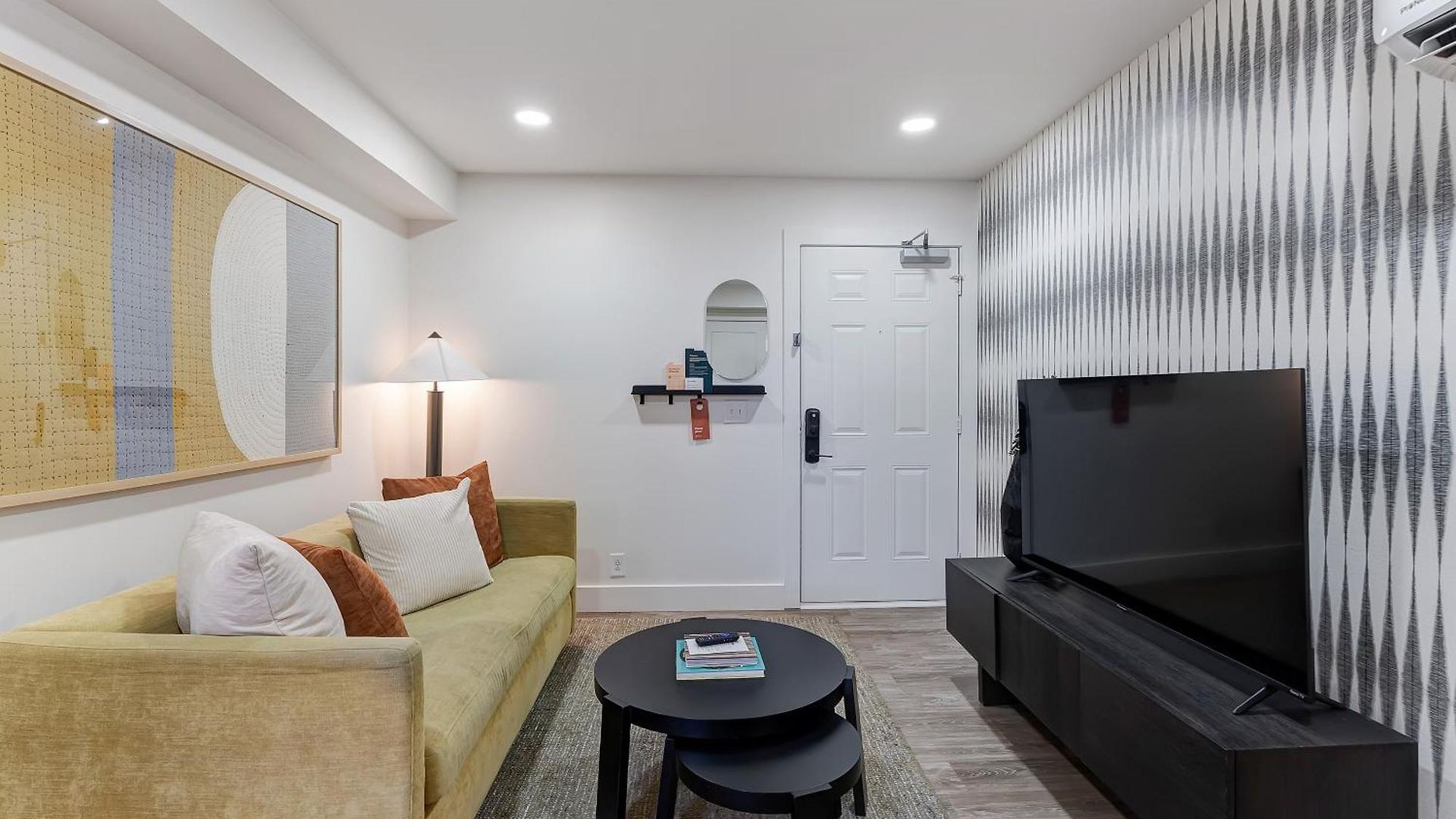 1705 State Street Hotel