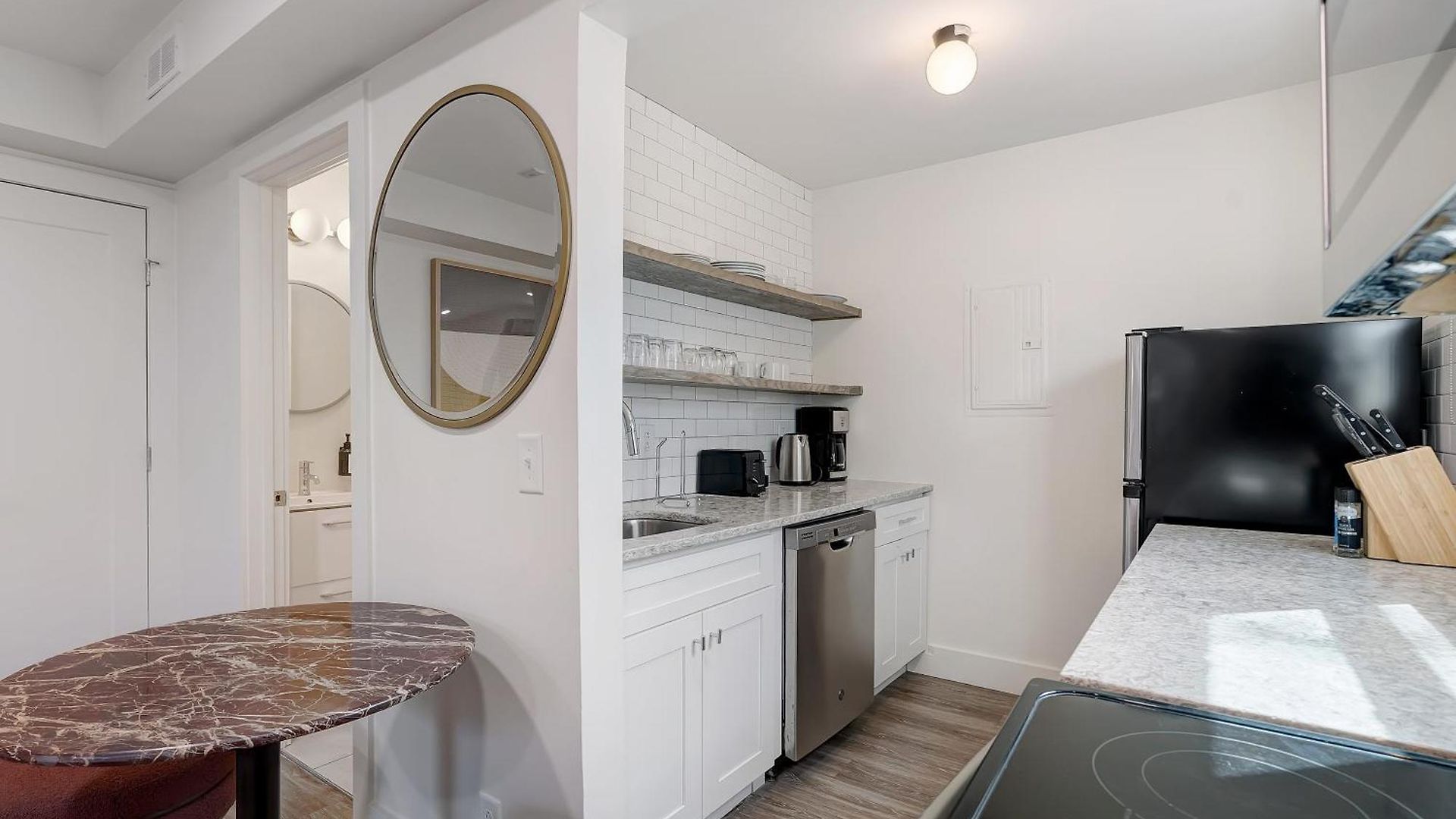 1705 State Street Hotel