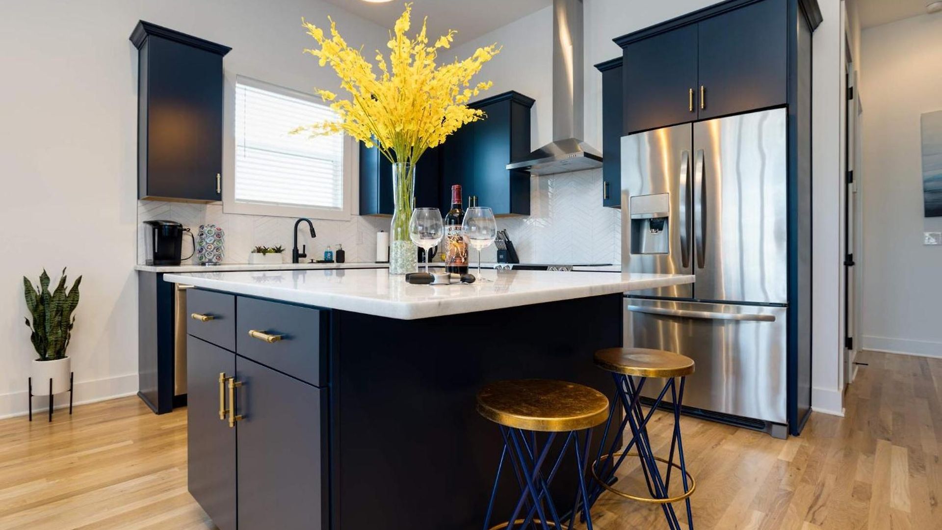 Twin Townhomes - 8br Sleeps 24 Near Dt Holiday home