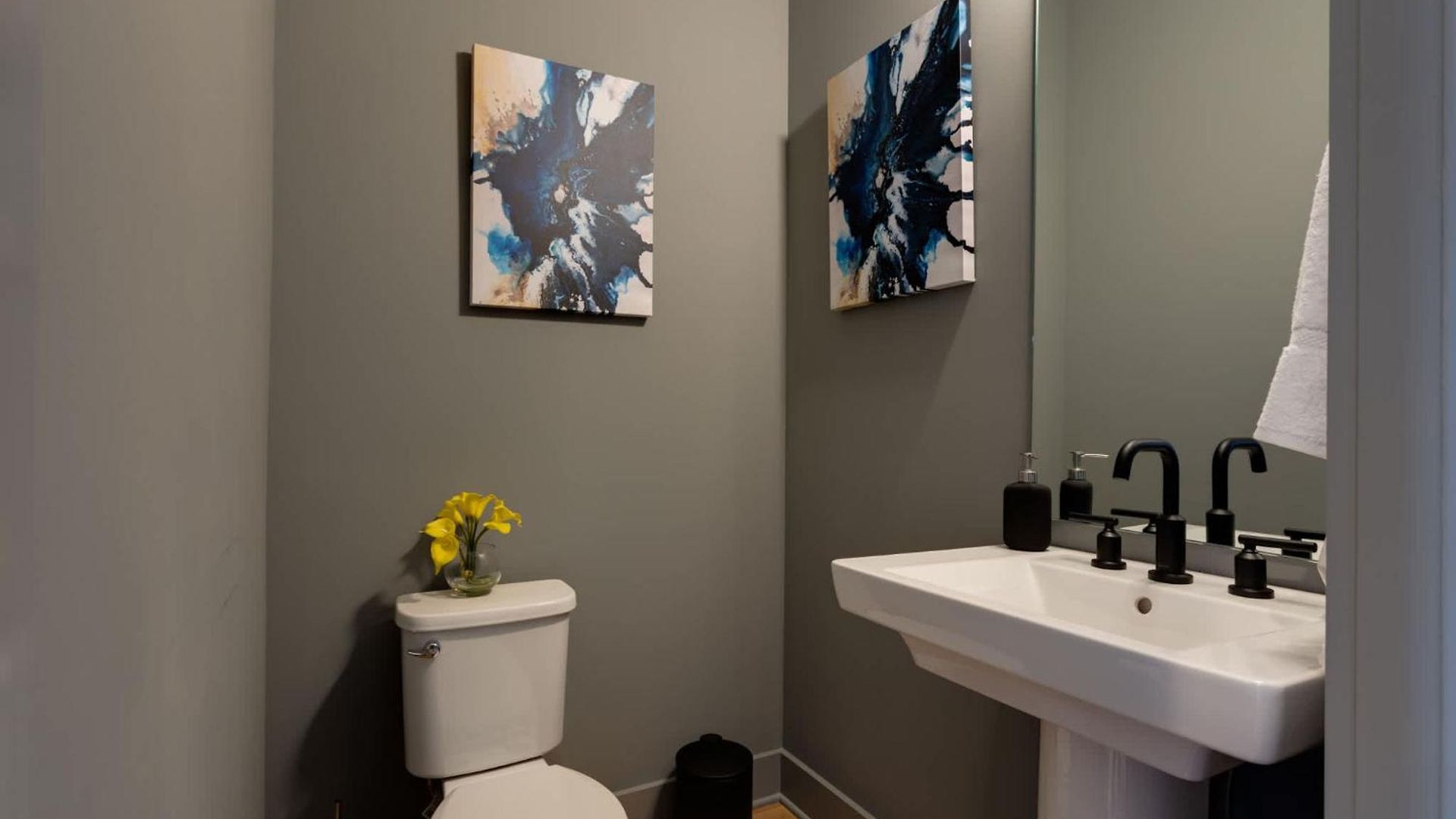 Holiday home Twin Townhomes - 8br Sleeps 24 Near Dt Nashville