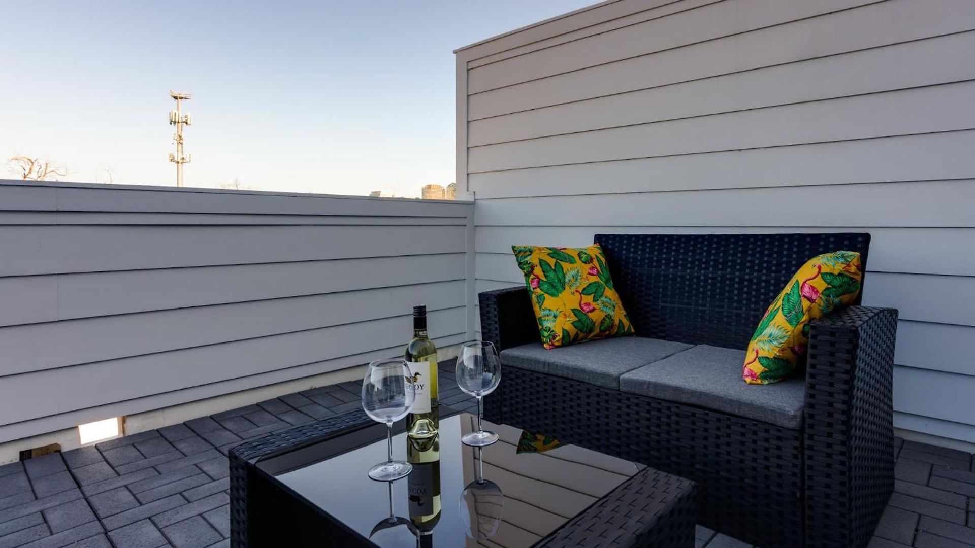 Twin Townhomes - 8br Sleeps 24 Near Dt Nashville