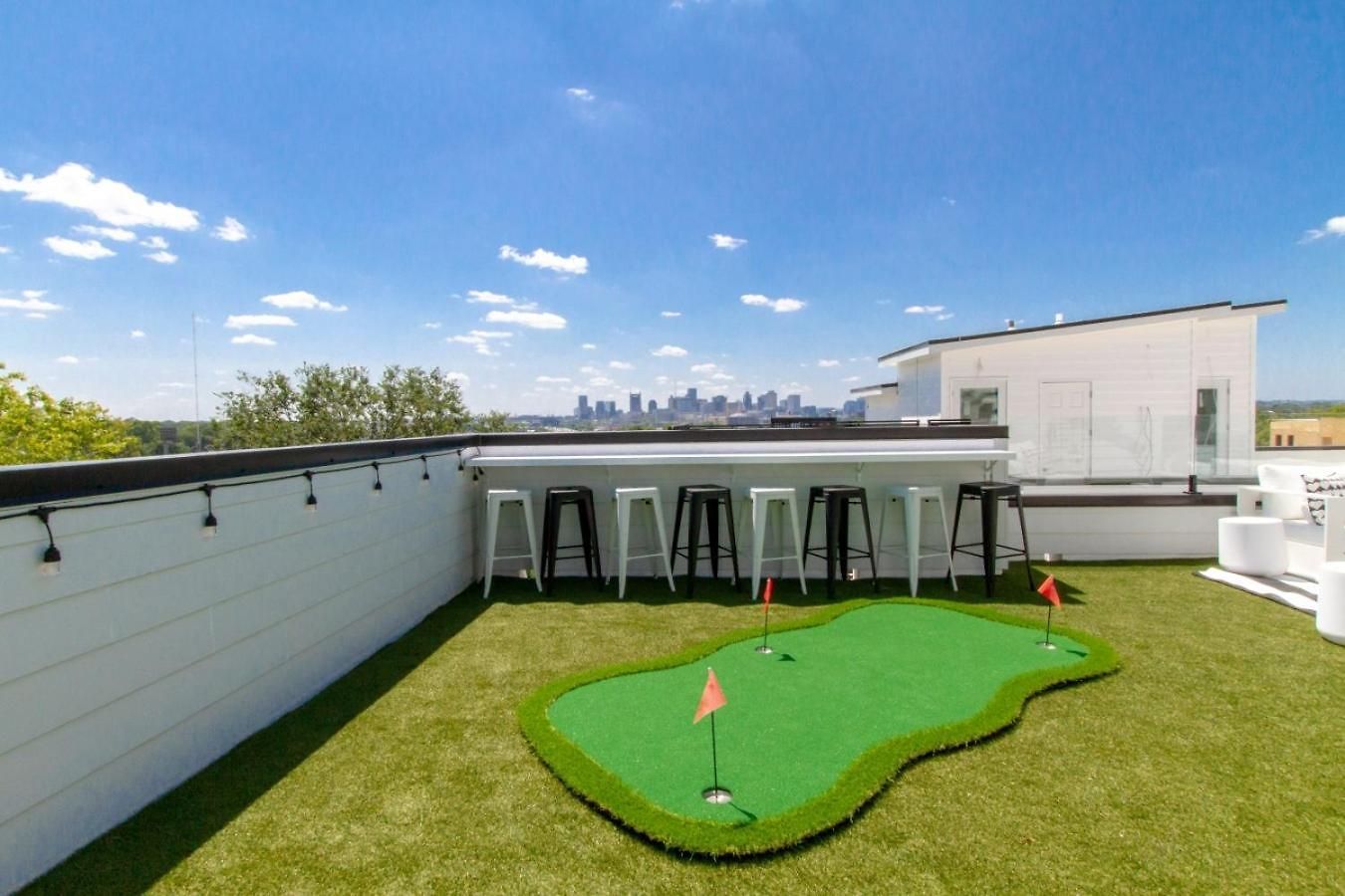 Playmate Lounge Rooftop Hot Tub Game Holiday home Nashville