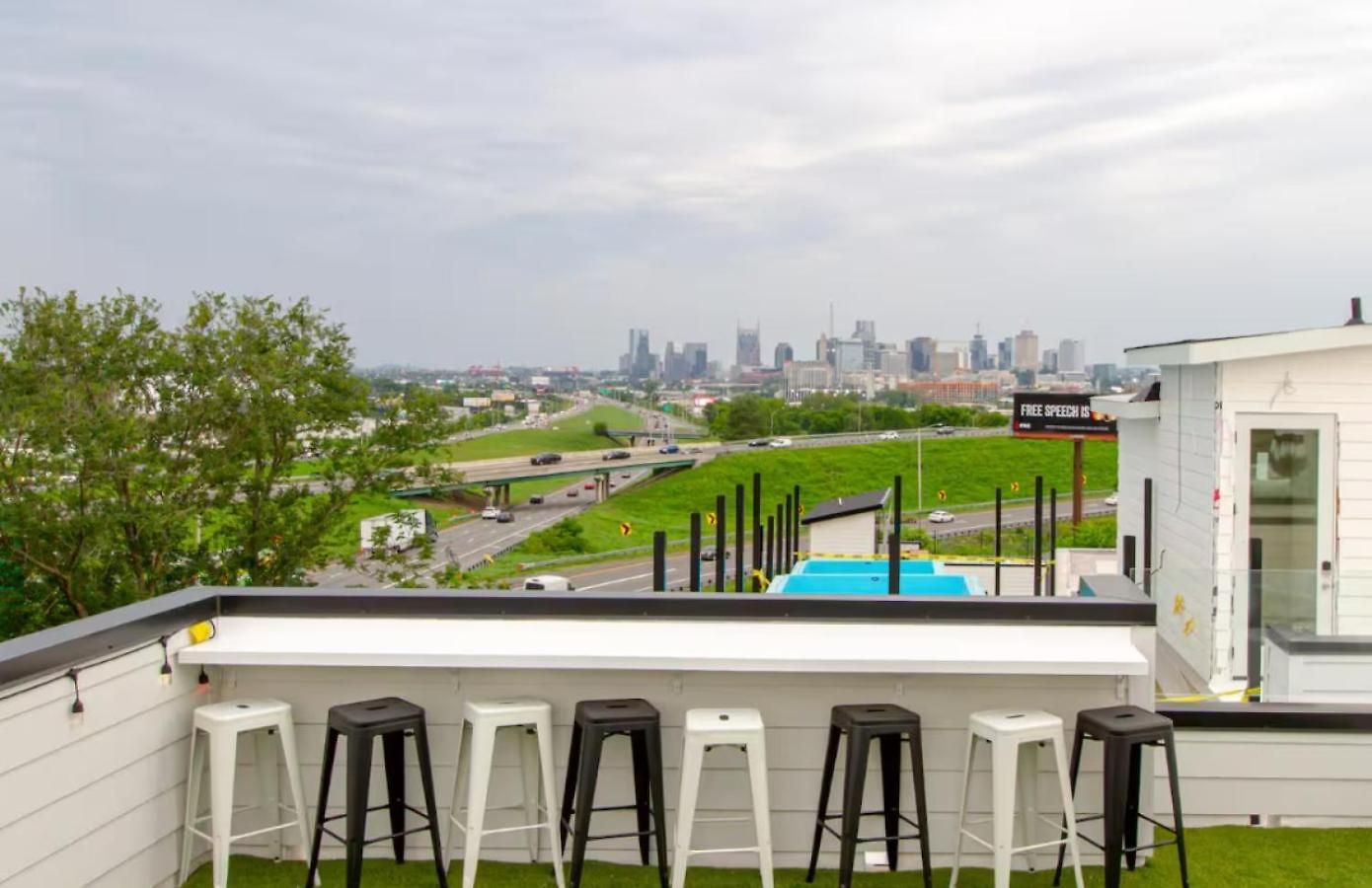 Holiday home Playmate Lounge Rooftop Hot Tub Game *