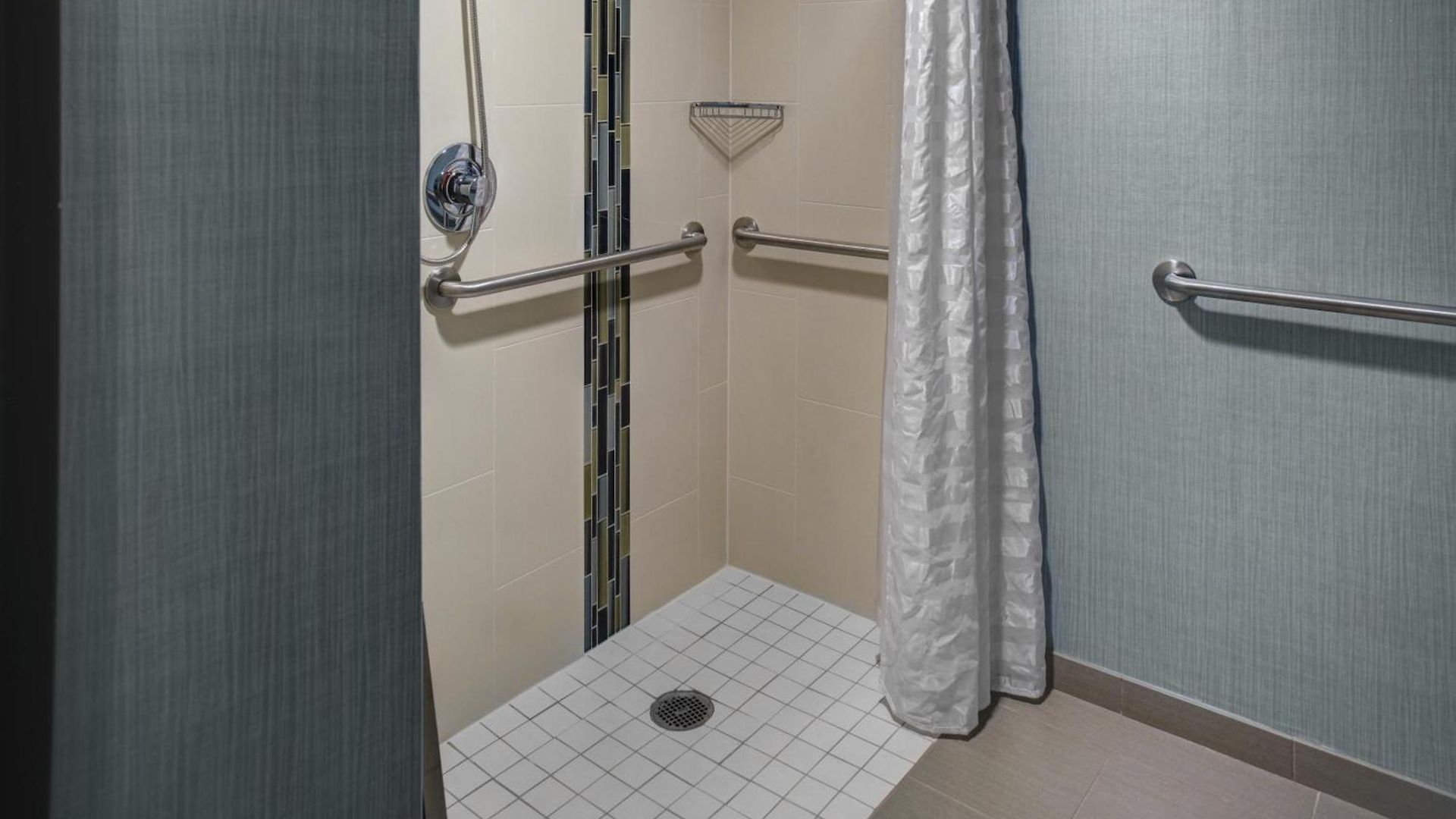 Hyatt Select Opryland 3*