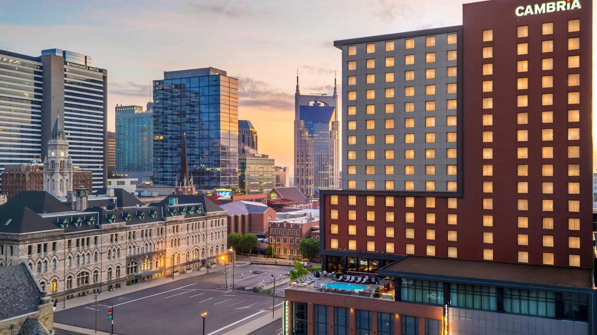 Cambria Downtown Hotel 4*