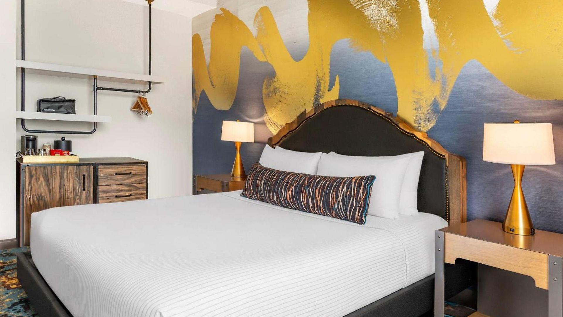 Cambria Downtown Hotel 4*
