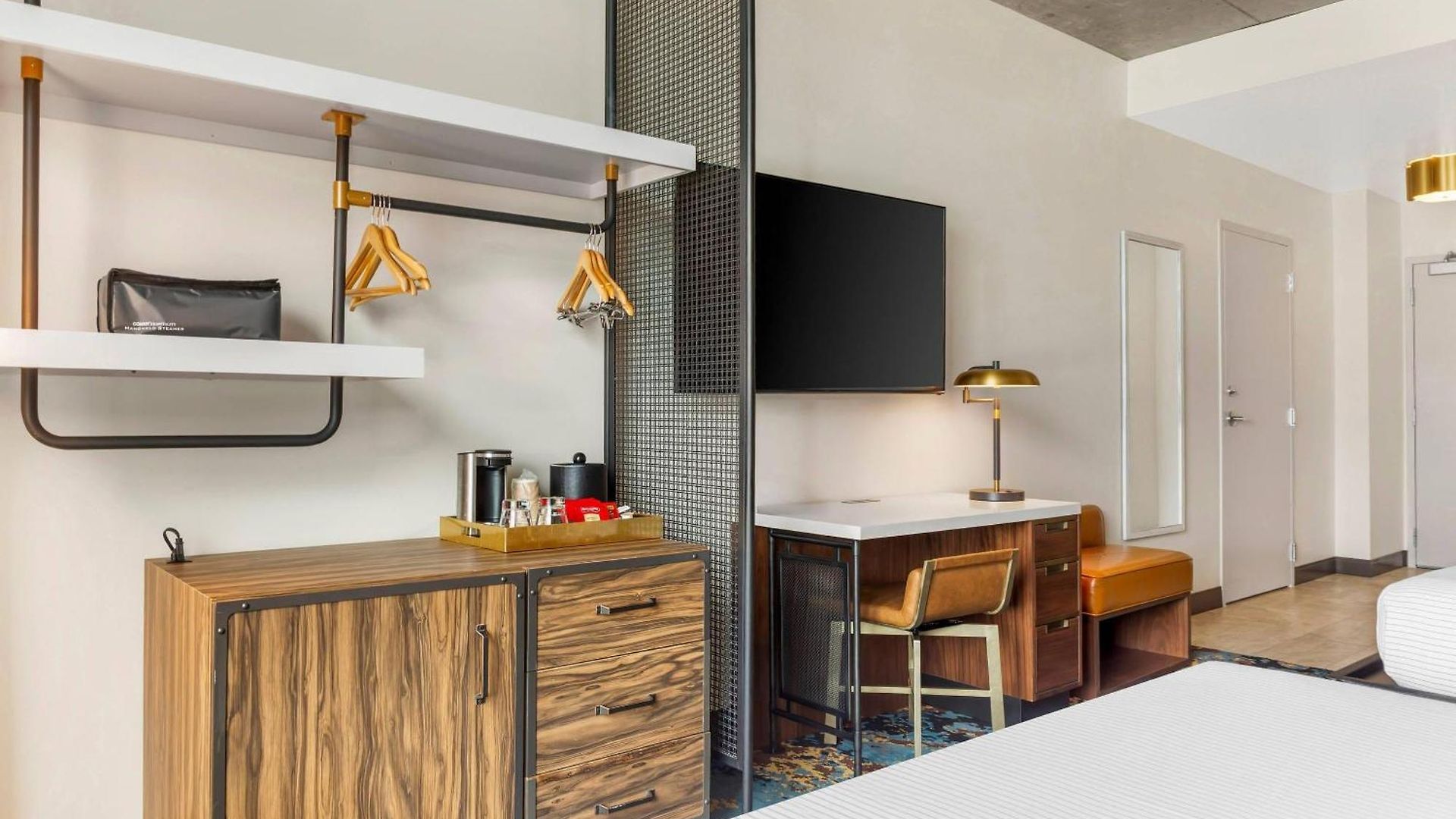 Cambria Downtown 4*