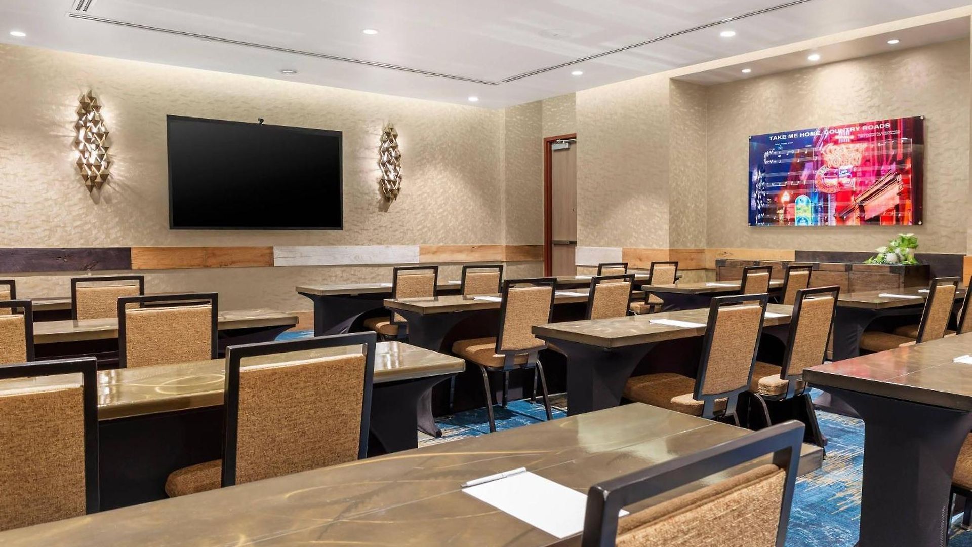 Cambria Downtown Hotel