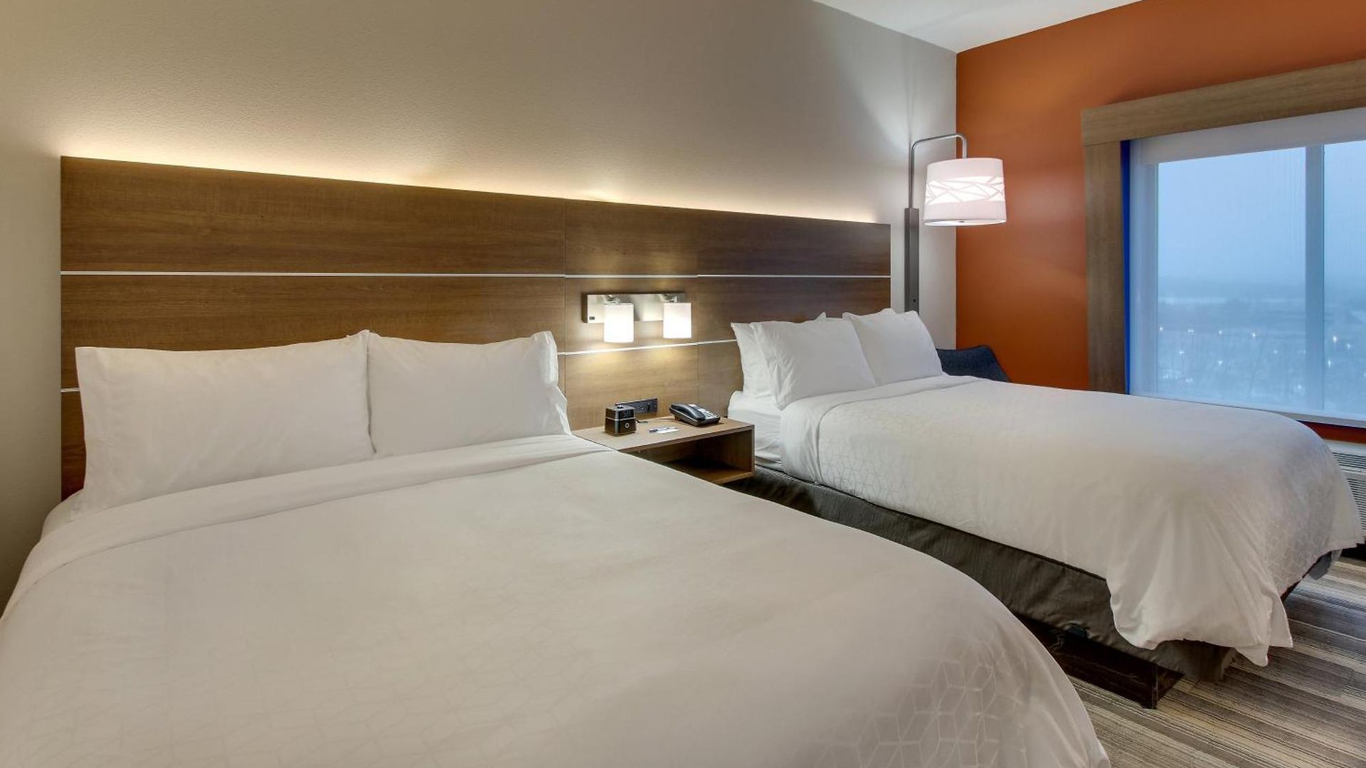Express & - Metrocenter Downtown By Ihg Hotel Nashville