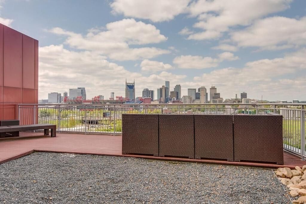 Furnished East Nashville Condo | Parking + Rooftop *