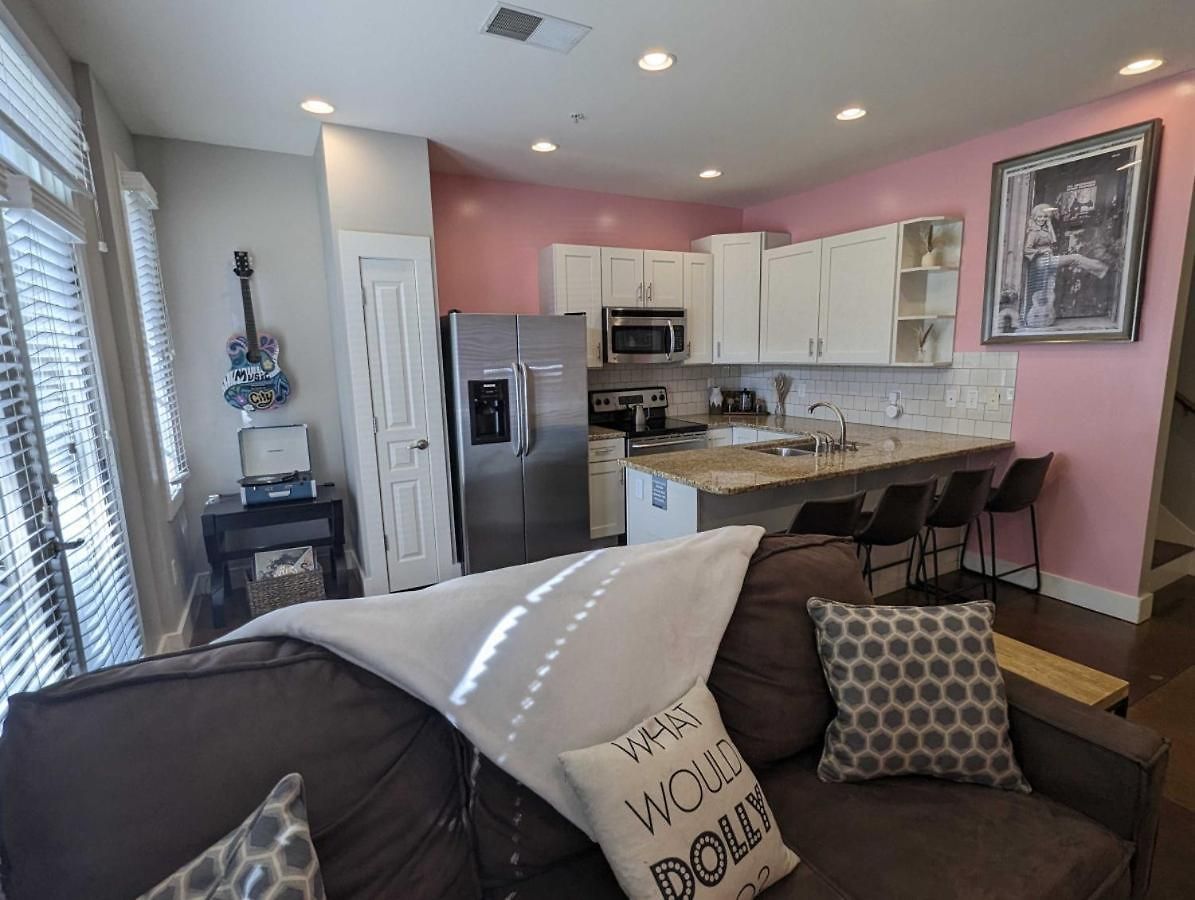 Holiday home 2-bedroom Unit With Free Parking & 2 King Beds Nashville