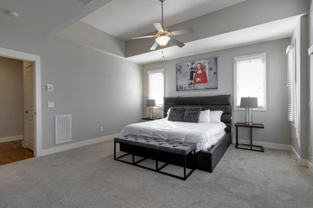 Holiday home Music Row Luxury - Two King Bedrooms - Private Garage & Ensuite Baths Nashville