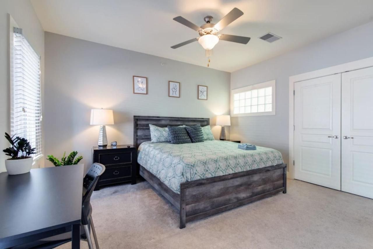West End Townhome With 2 En-suites And Free Private Parking Nashville