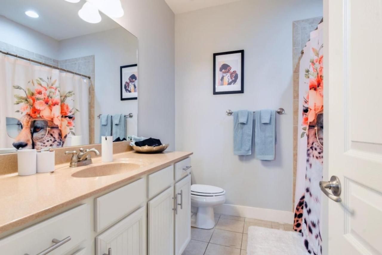 Holiday home West End Townhome With 2 En-suites And Free Private Parking Nashville