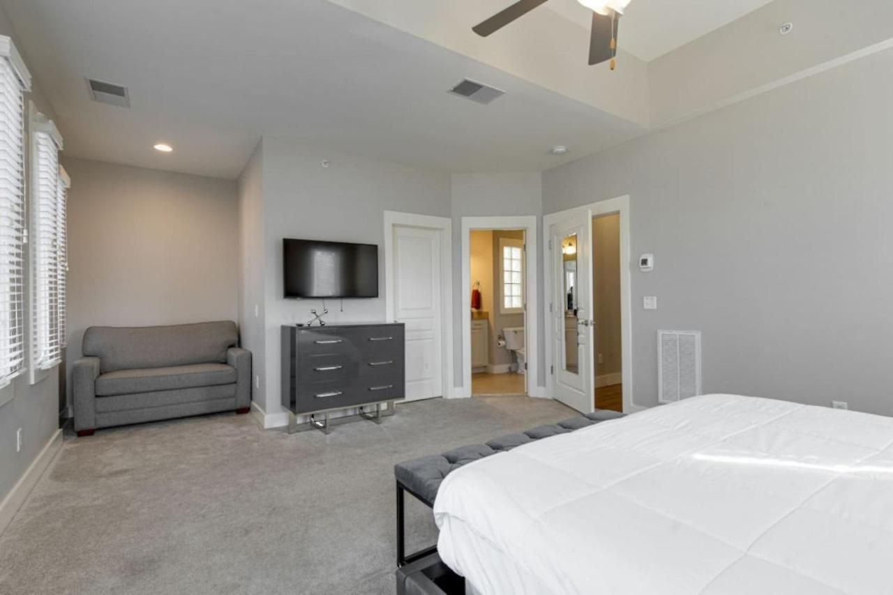 Music Row Luxury - Two King Bedrooms - Private Garage & Ensuite Baths Nashville