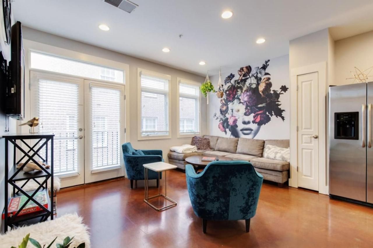 Holiday home West End Townhome With 2 En-suites And Free Private Parking *