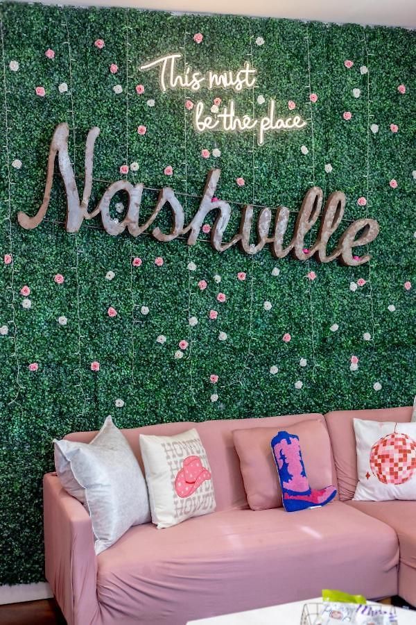 Apartment Spacious 3-story West End | Free Garage Parking For 2 | Walk To Vanderbilt & Music Row Nashville